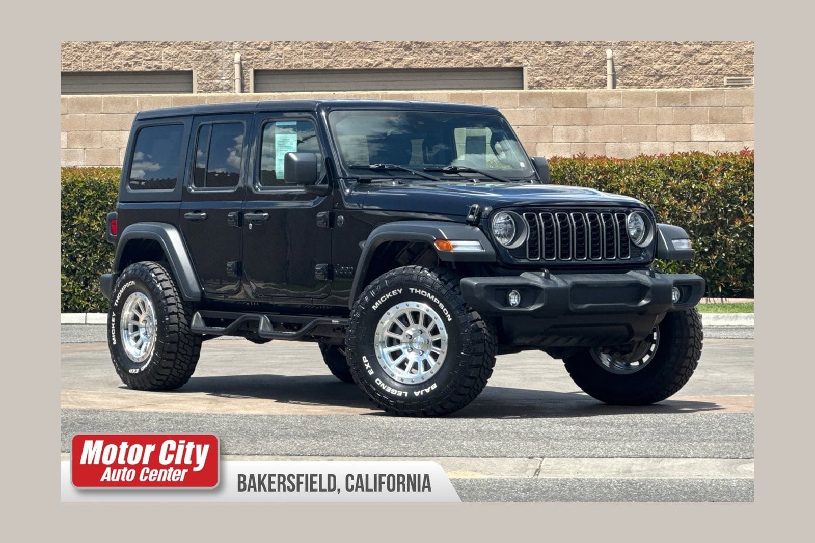 2025 Jeep Wrangler Sport S's photo