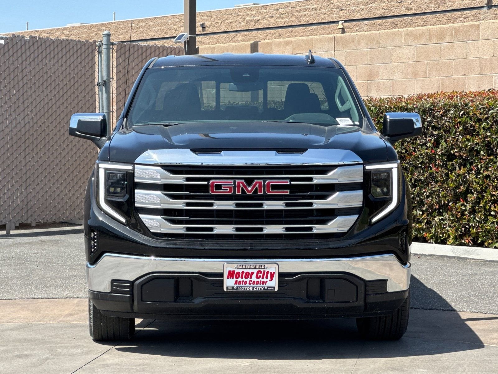 2026 GMC Sierra 1500 SLE photo 3