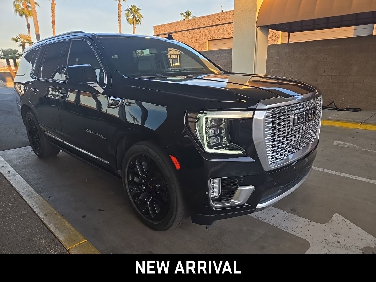 2022 GMC Yukon Denali photo 3