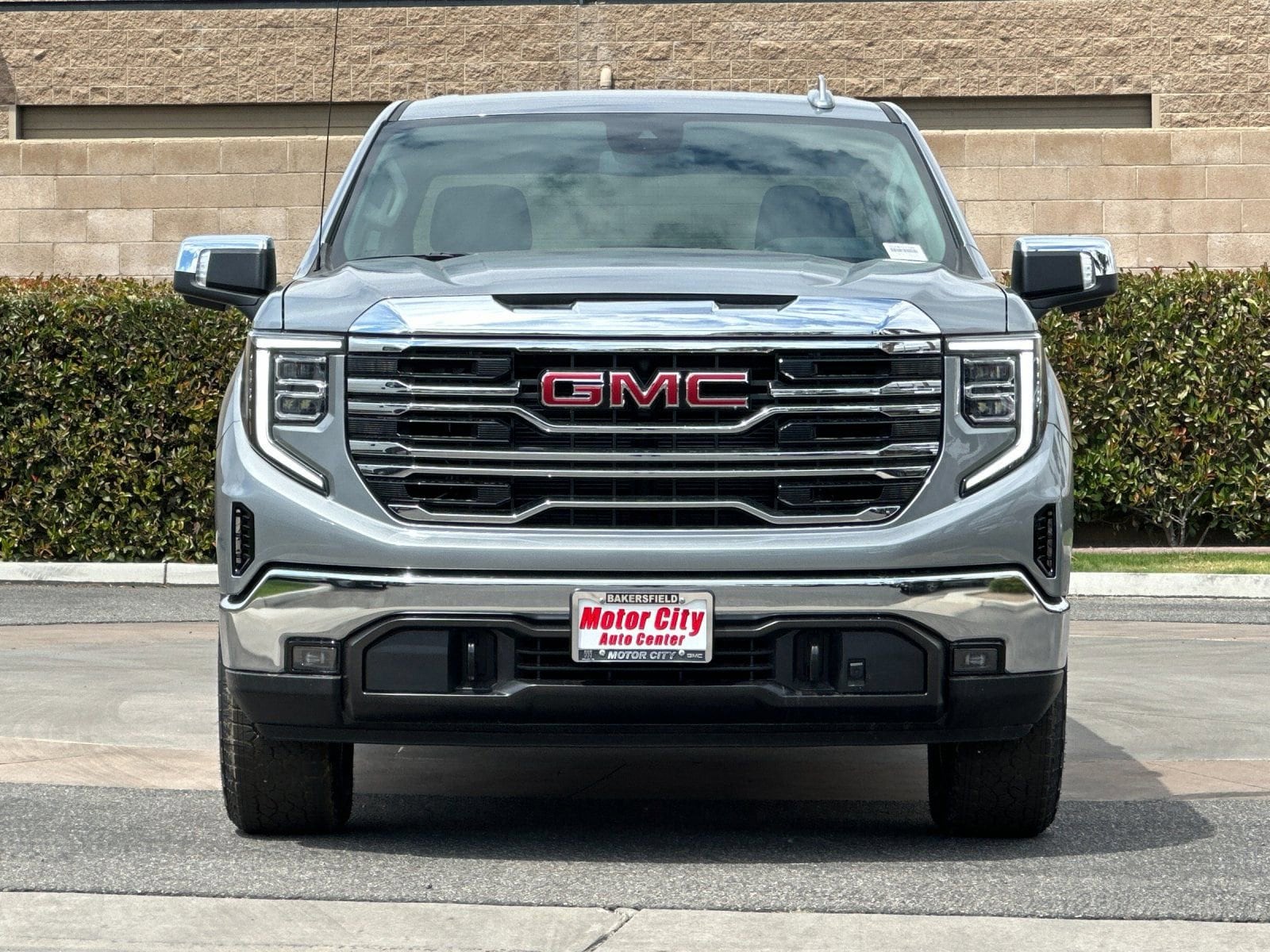 2026 GMC Sierra 1500 SLT photo 3