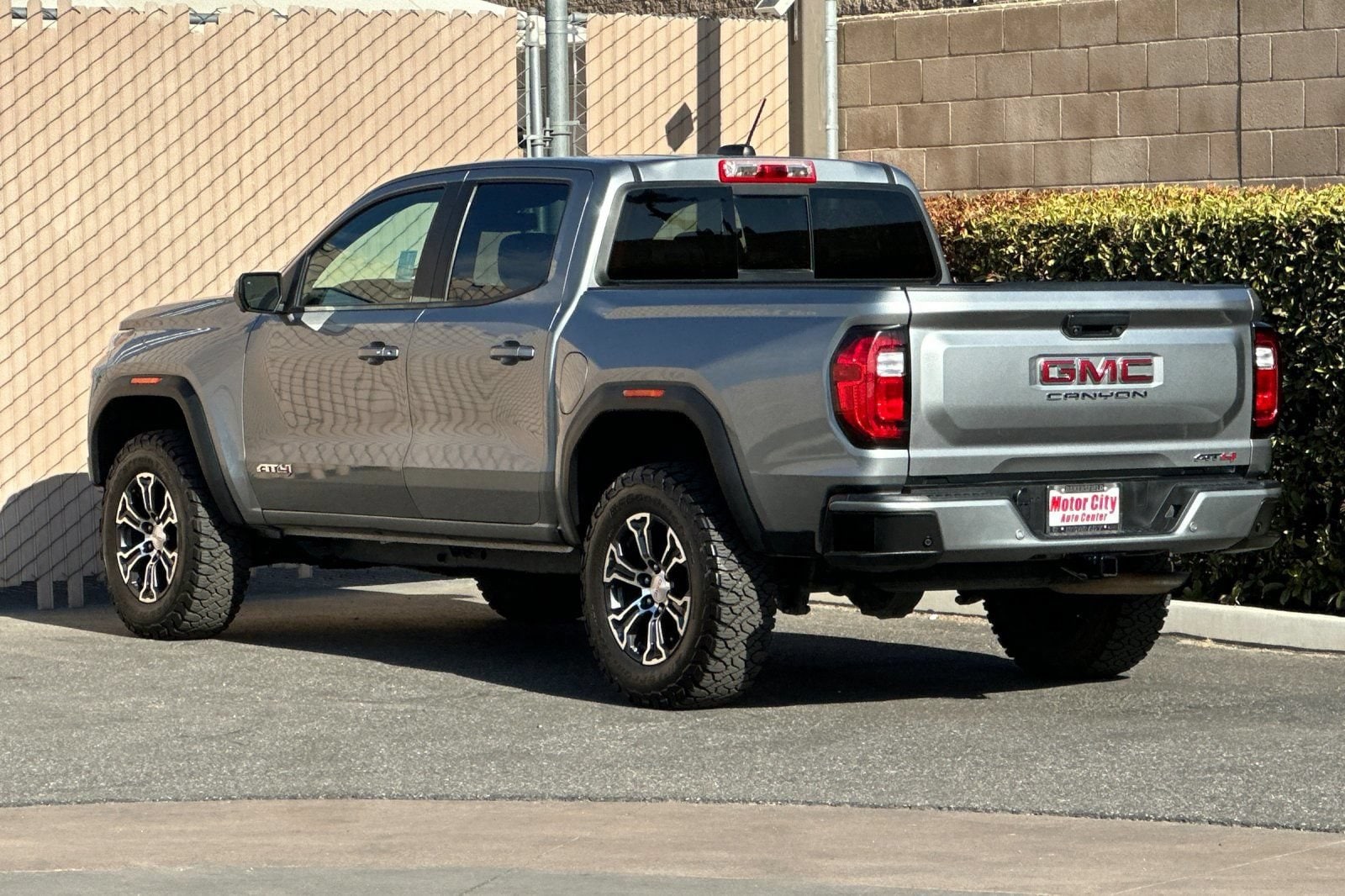2023 GMC Canyon AT4 - Photo 6