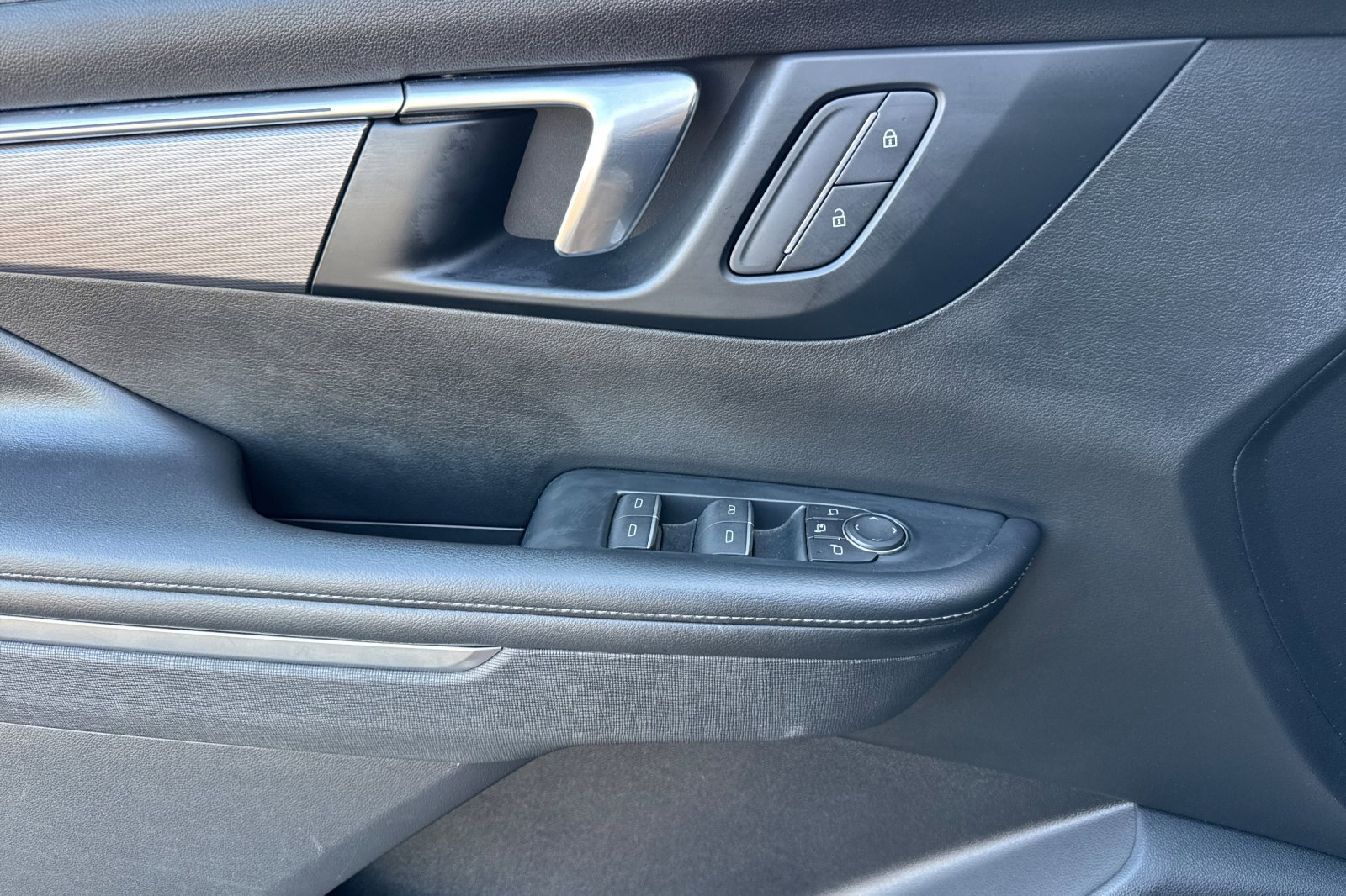 2025 Buick Enclave Sport Touring - Photo 11