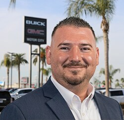 Staff member TOMAS VILLARREAL from 3eff68dabdf8