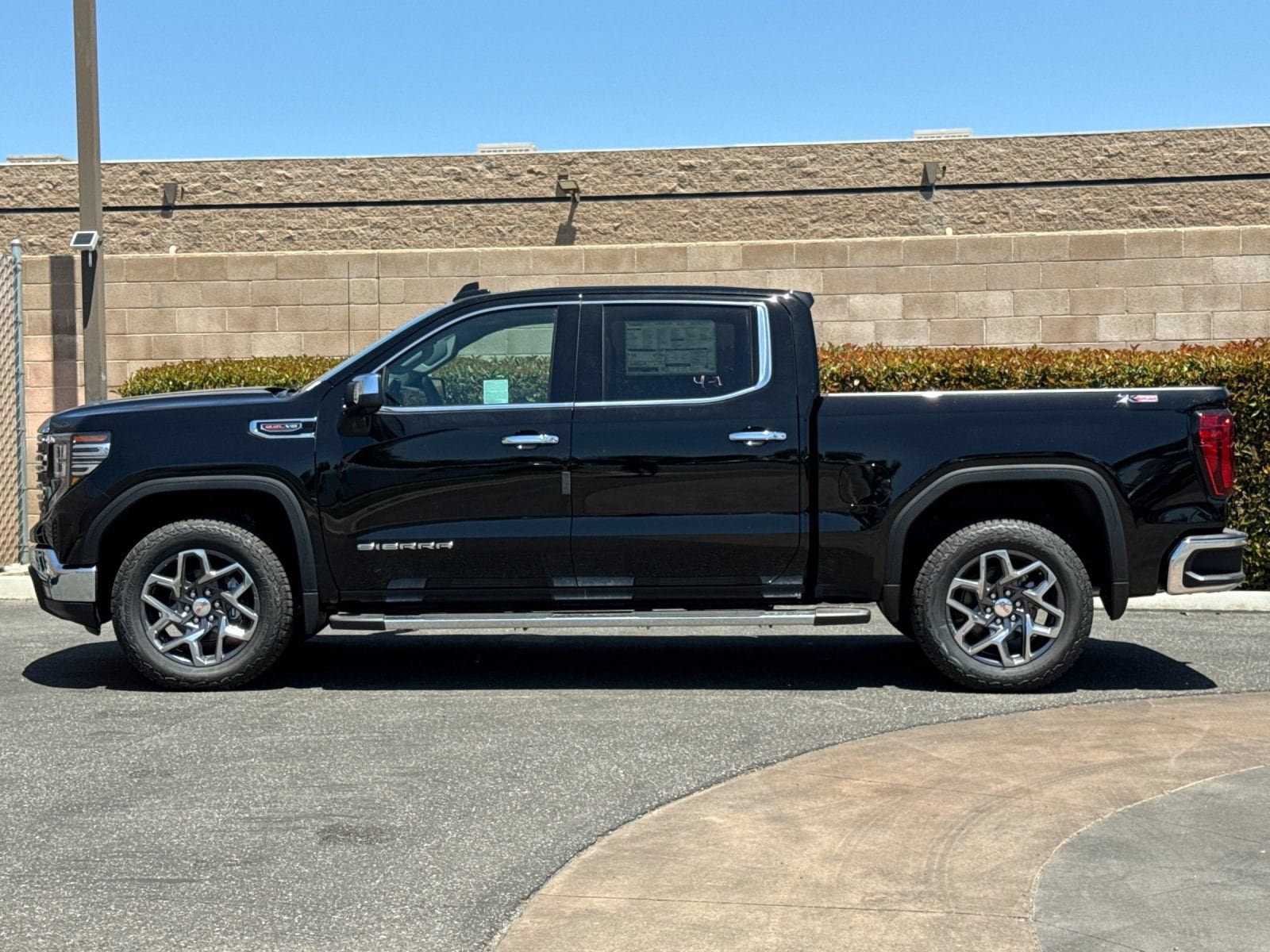 2026 GMC Sierra 1500 SLT - Photo 5