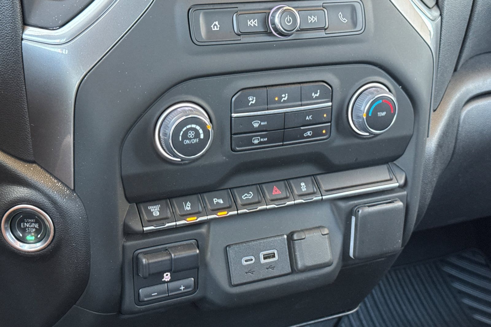 2024 Chevrolet Silverado 2500HD Custom - Photo 20