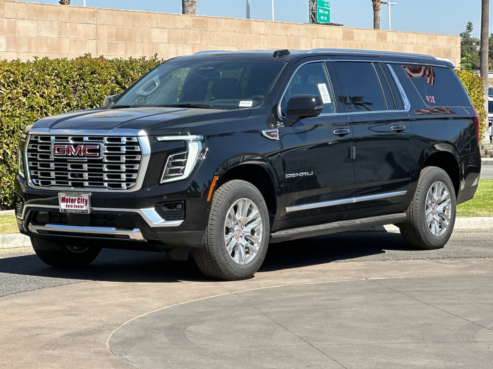 2027 GMC Yukon XL Denali - Photo 7