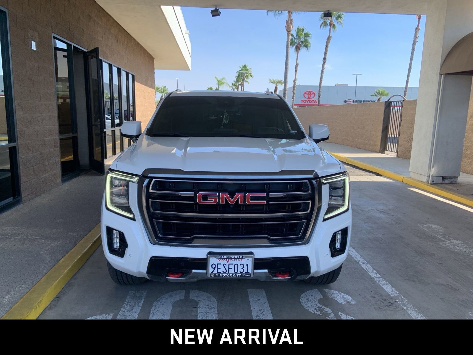 2023 Gmc Yukon AT4 photo 2