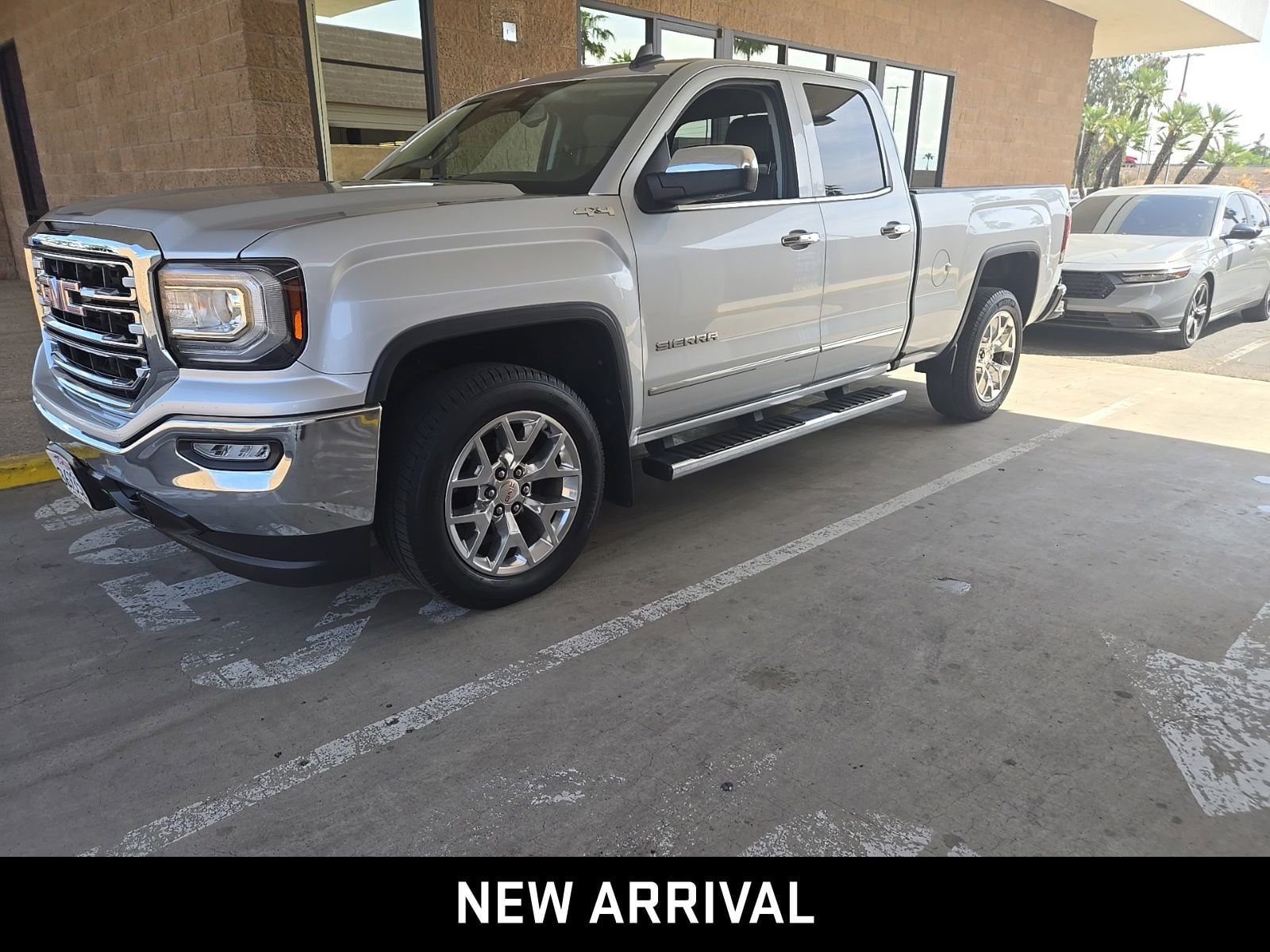 2017 GMC Sierra 1500 SLT photo 6
