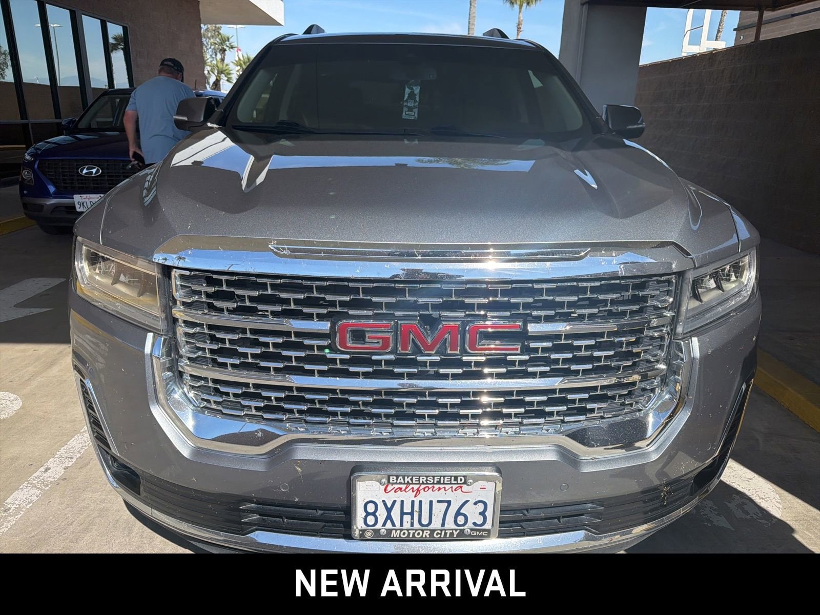 2021 GMC Acadia Denali photo 2