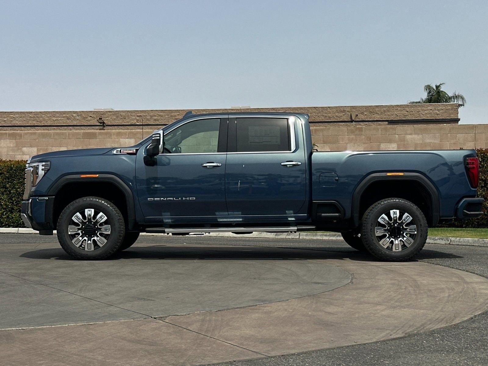 2026 GMC Sierra 2500 HD Denali photo 5