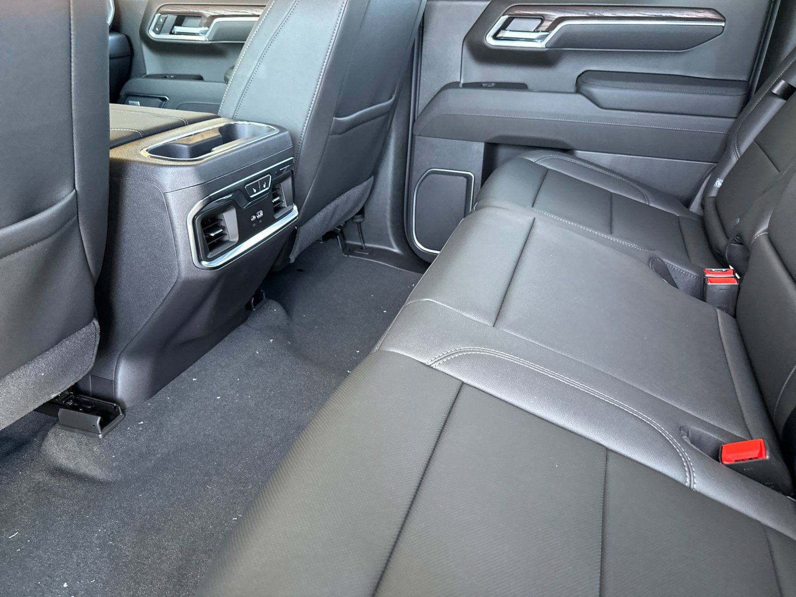 2026 GMC Sierra 1500 SLT - Photo 11