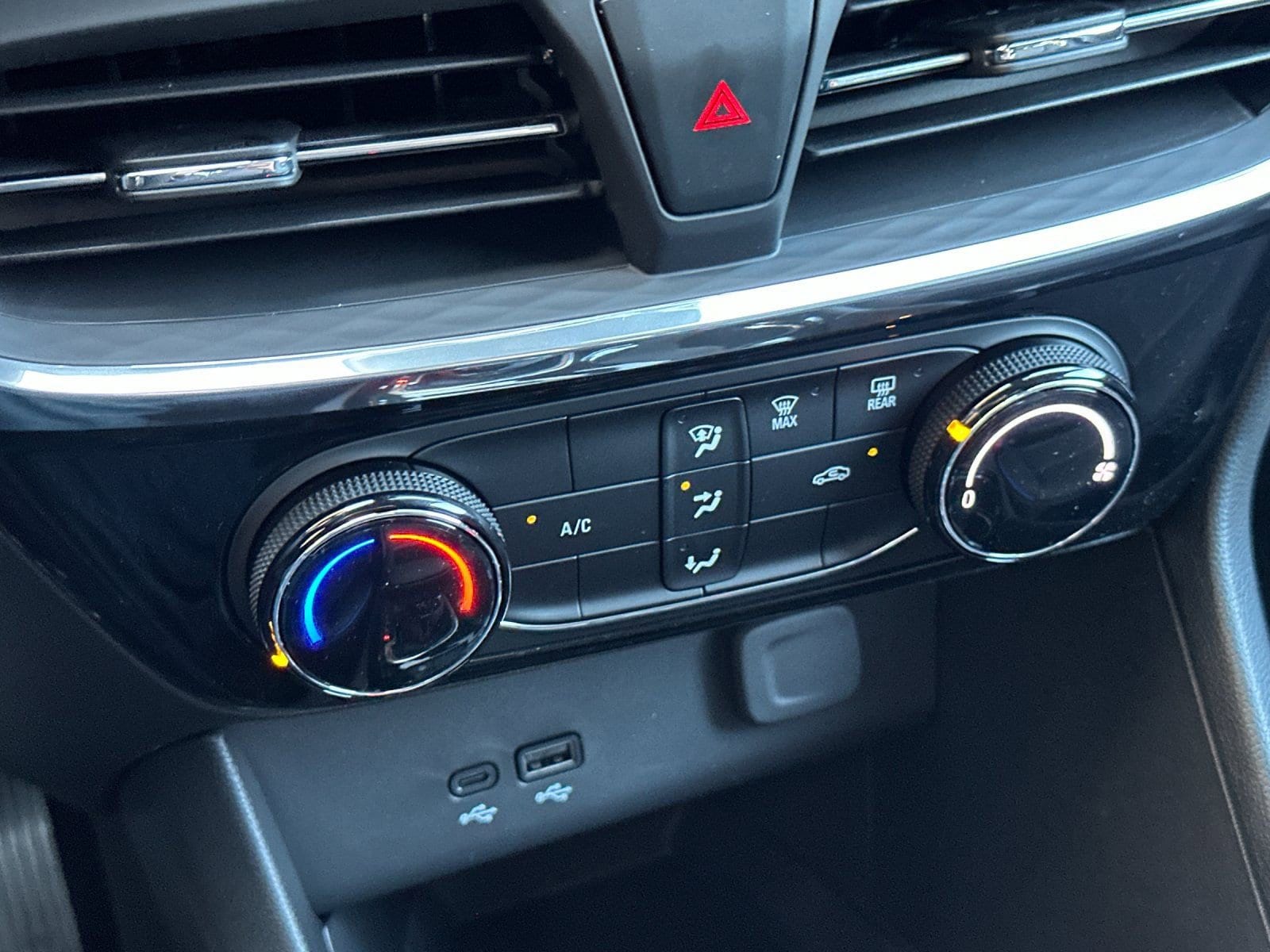 2026 Buick Encore GX Sport Touring - Photo 19