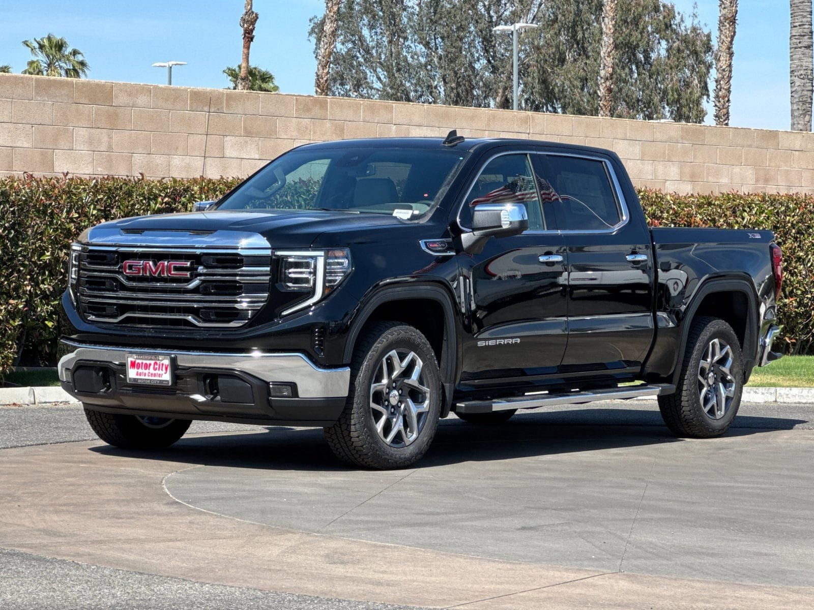 2026 GMC Sierra 1500 SLT photo 6
