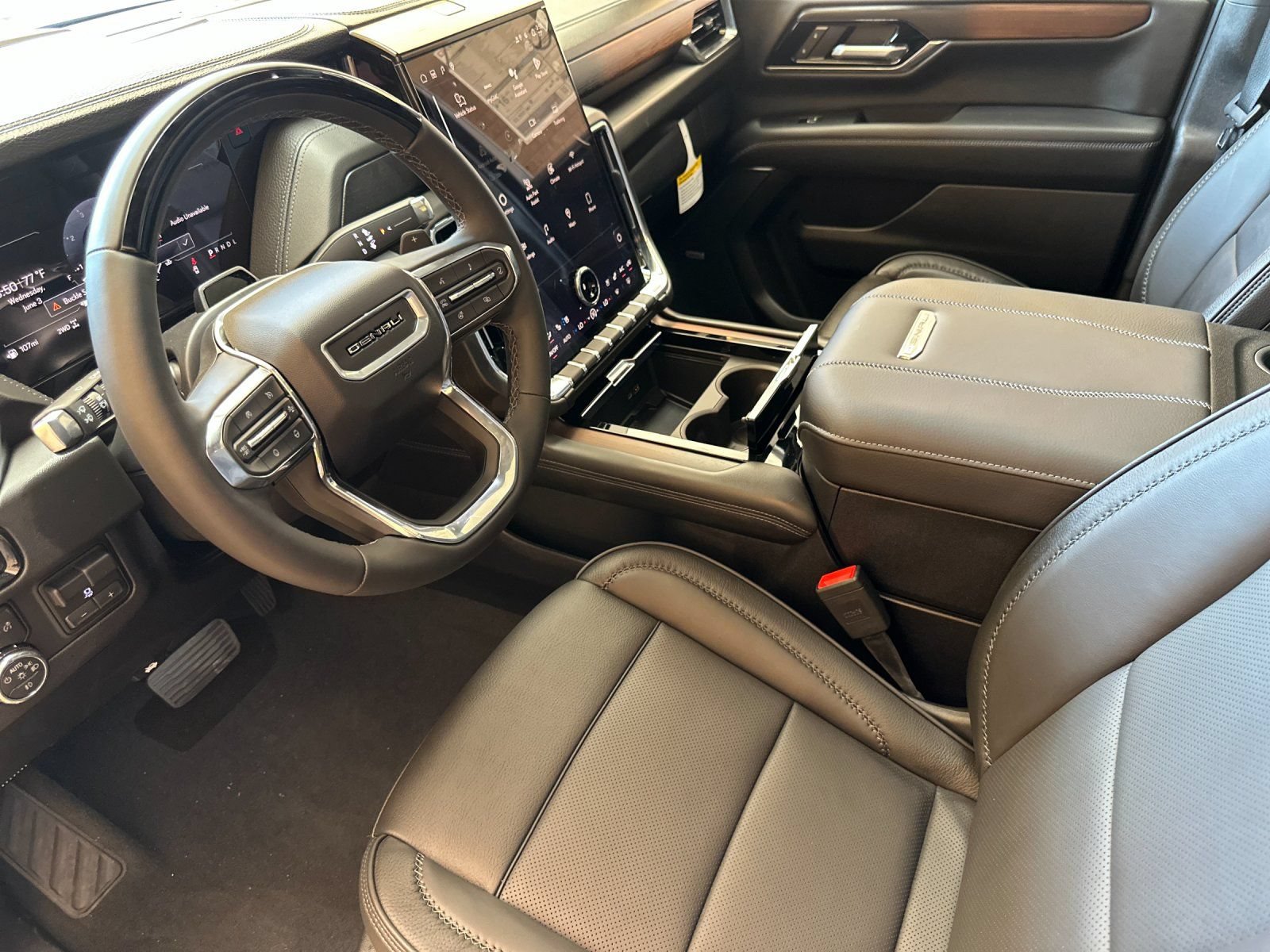 2026 GMC Yukon XL Denali - Photo 9