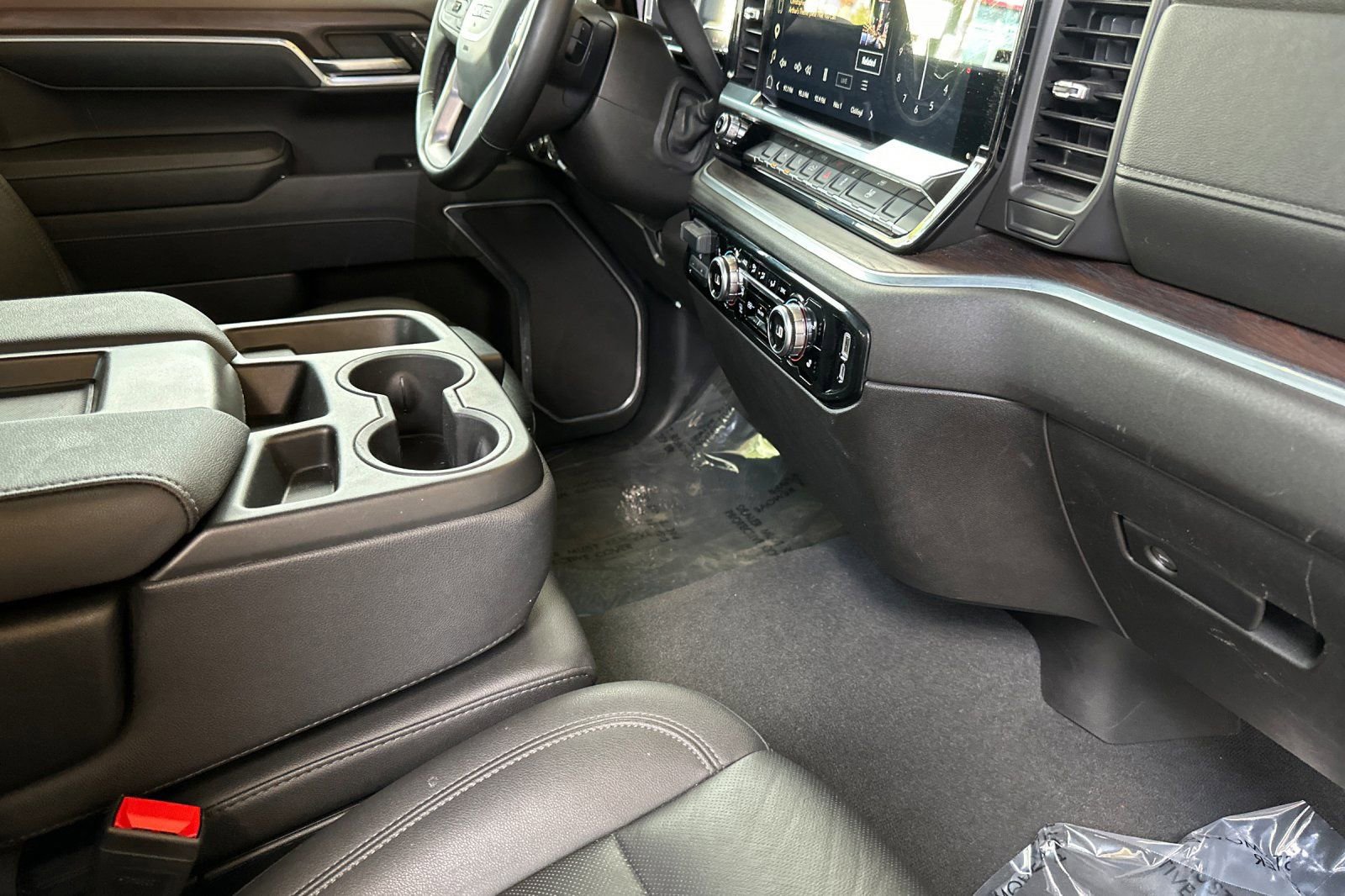 2025 GMC Sierra 1500 SLT - Photo 16