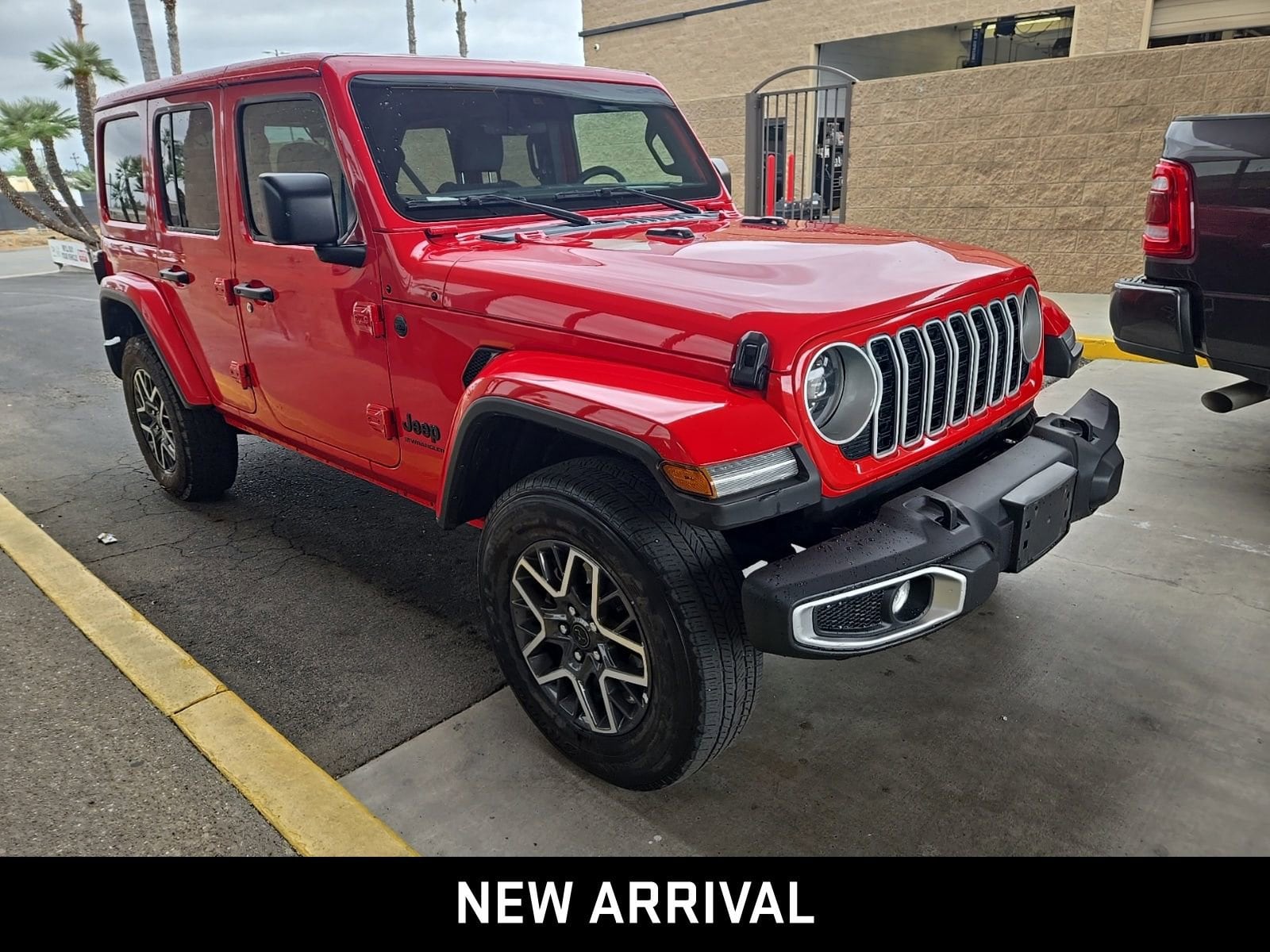 2025 Jeep Wrangler Sahara photo 2