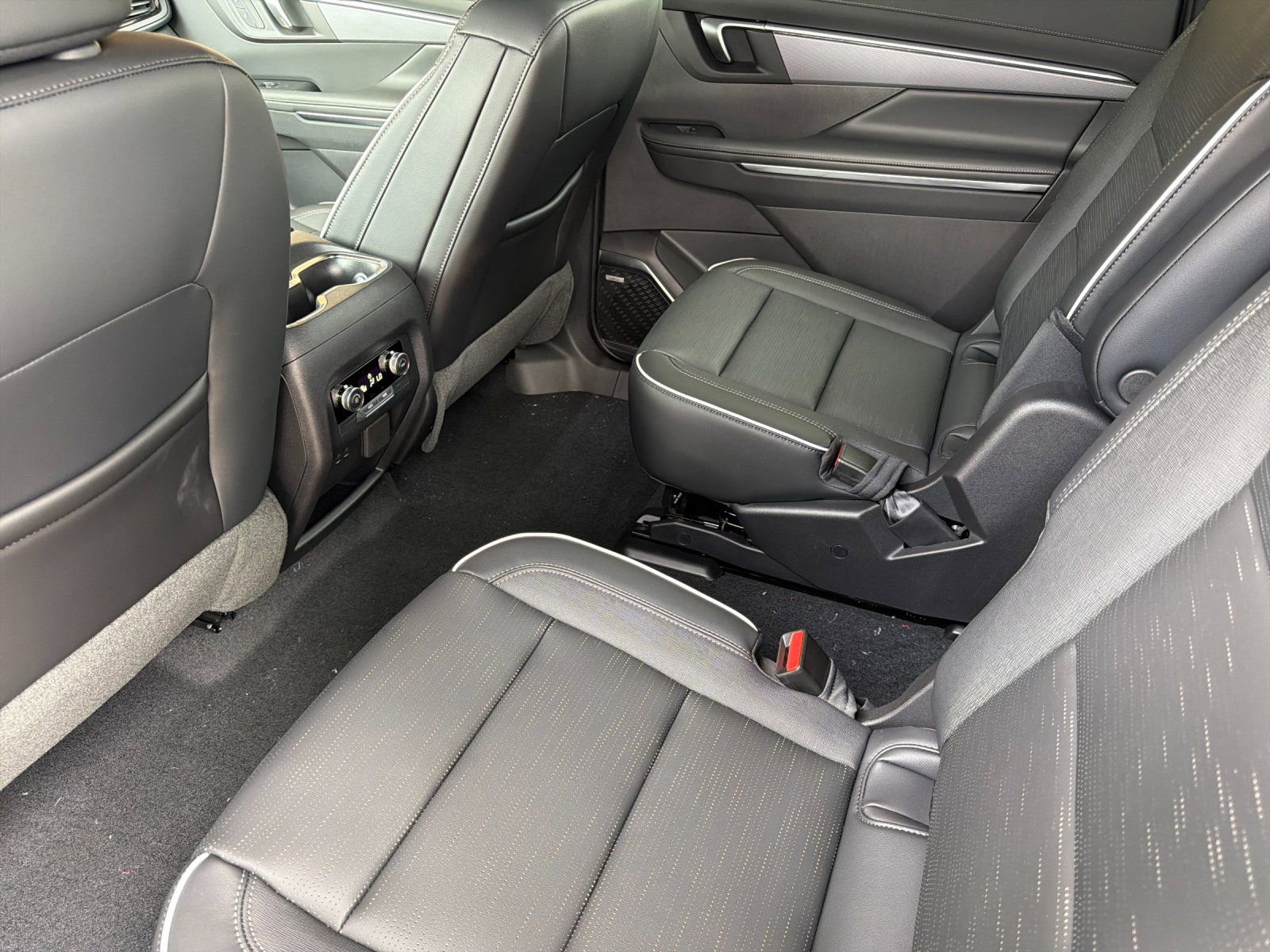 2026 Buick Enclave Sport Touring - Photo 11