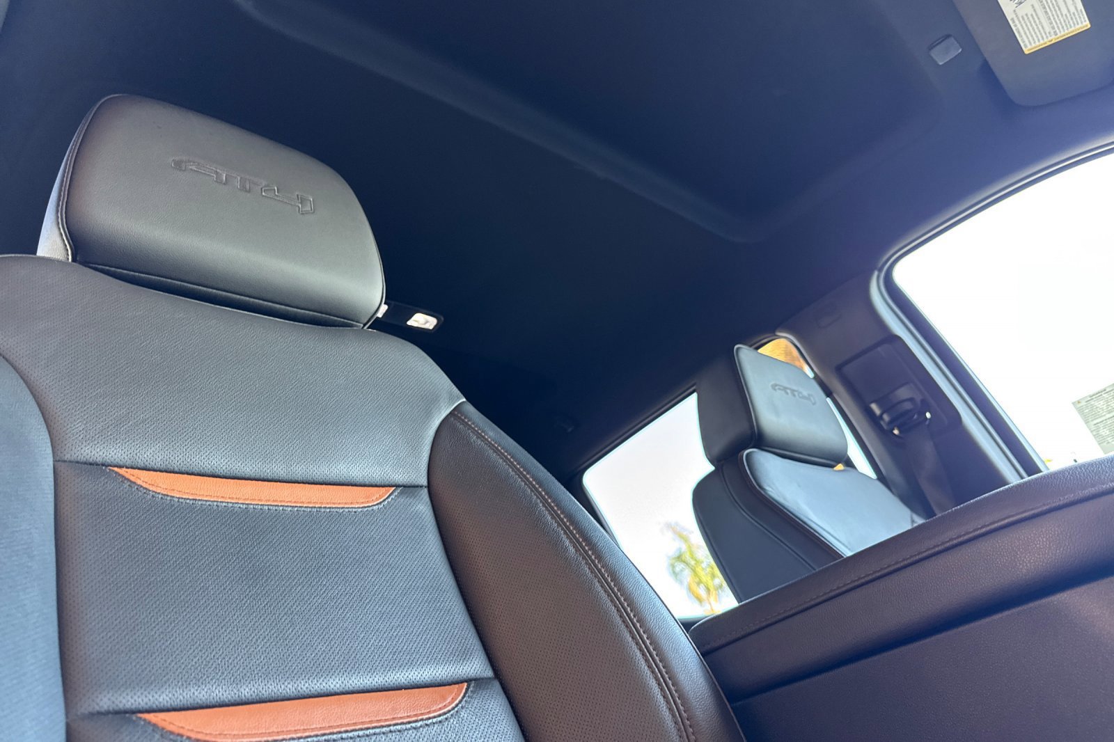 2025 GMC Sierra 1500 AT4 - Photo 17