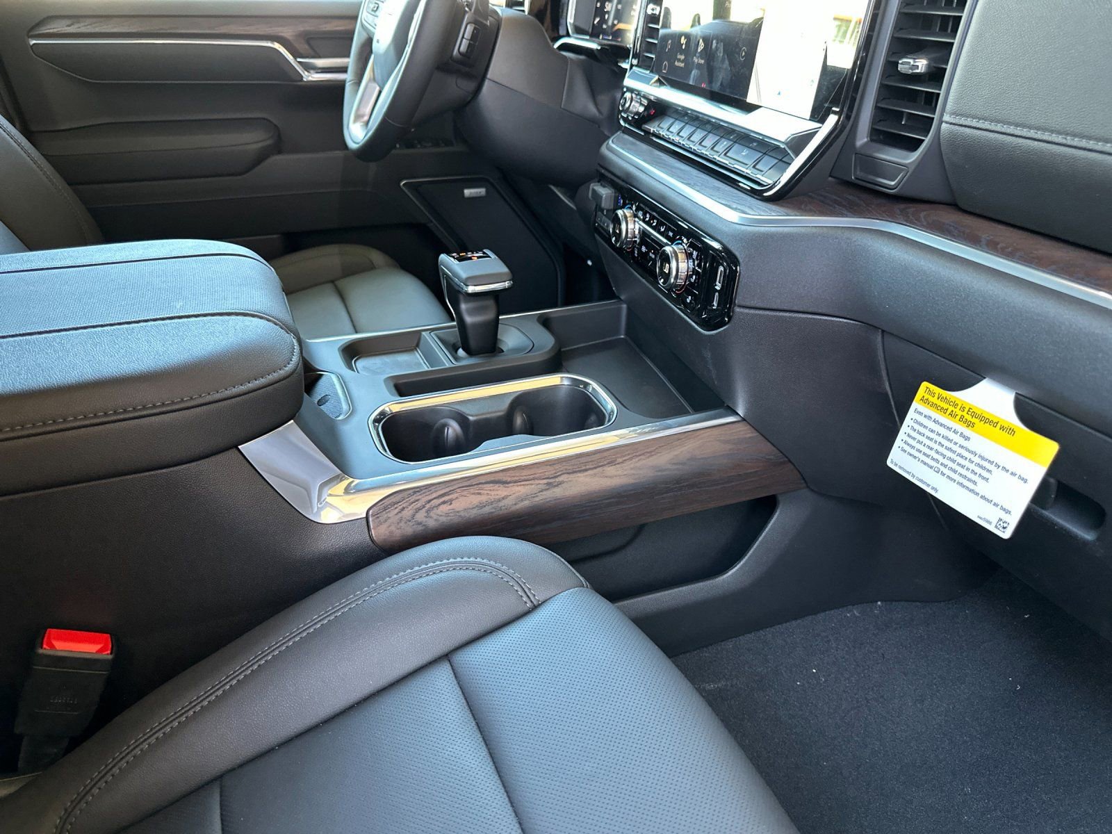 2026 GMC Sierra 1500 SLT - Photo 14