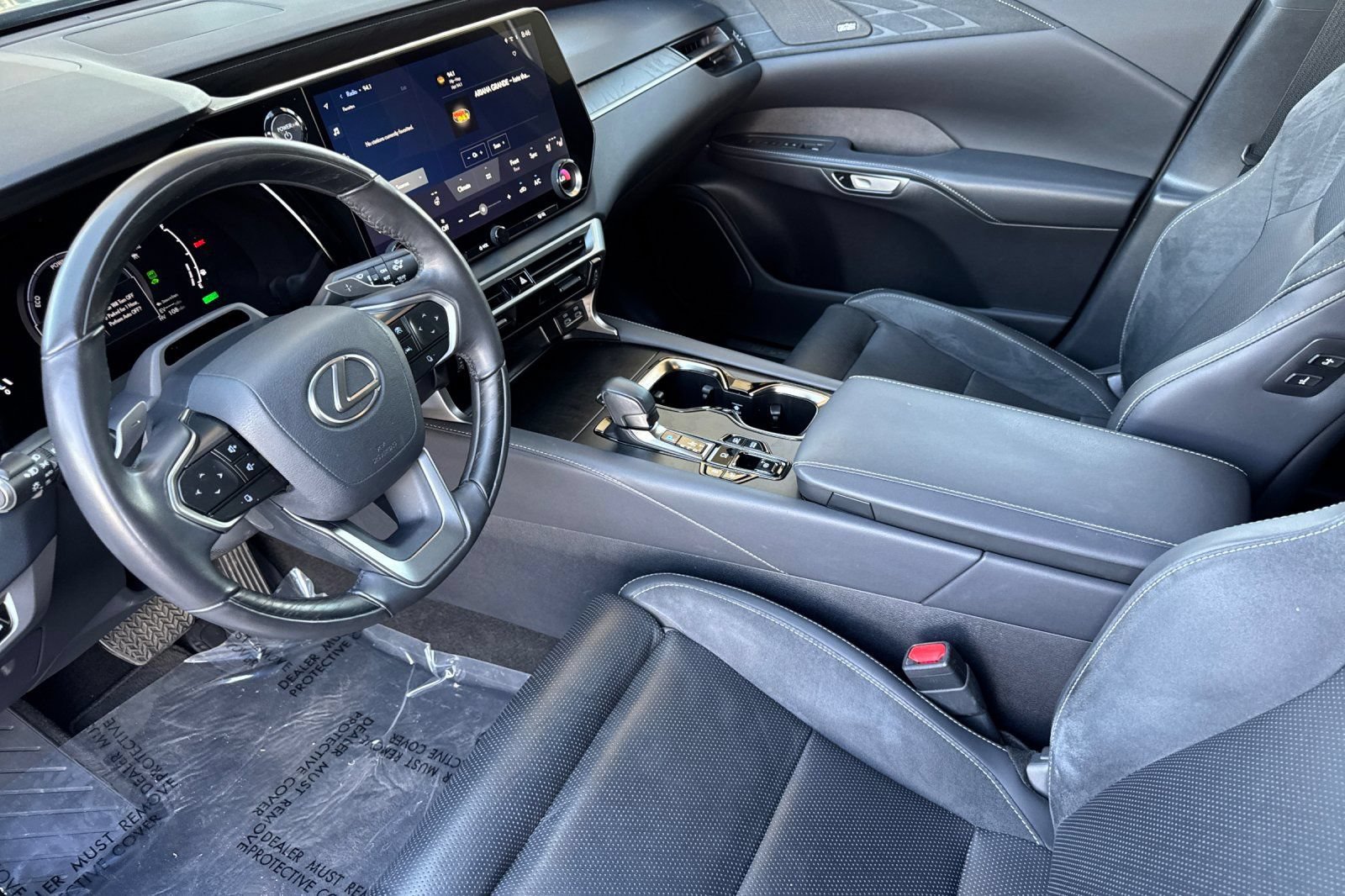 2024 Lexus RX PHEV 450h+ - Photo 10