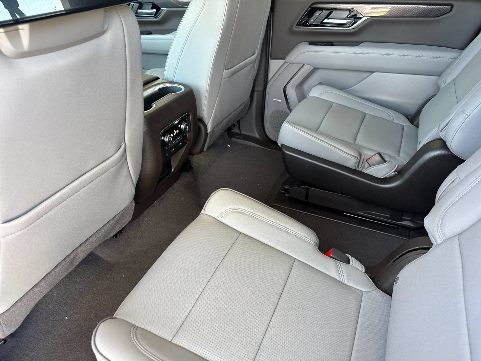 2026 GMC Yukon XL Elevation - Photo 11