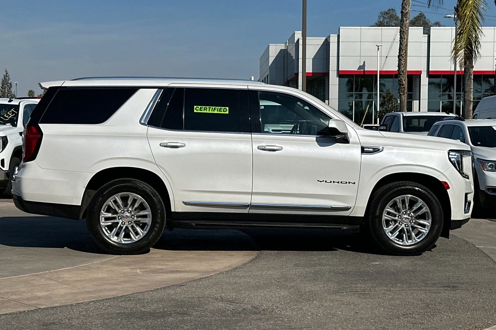 2021 GMC Yukon SLT photo 2