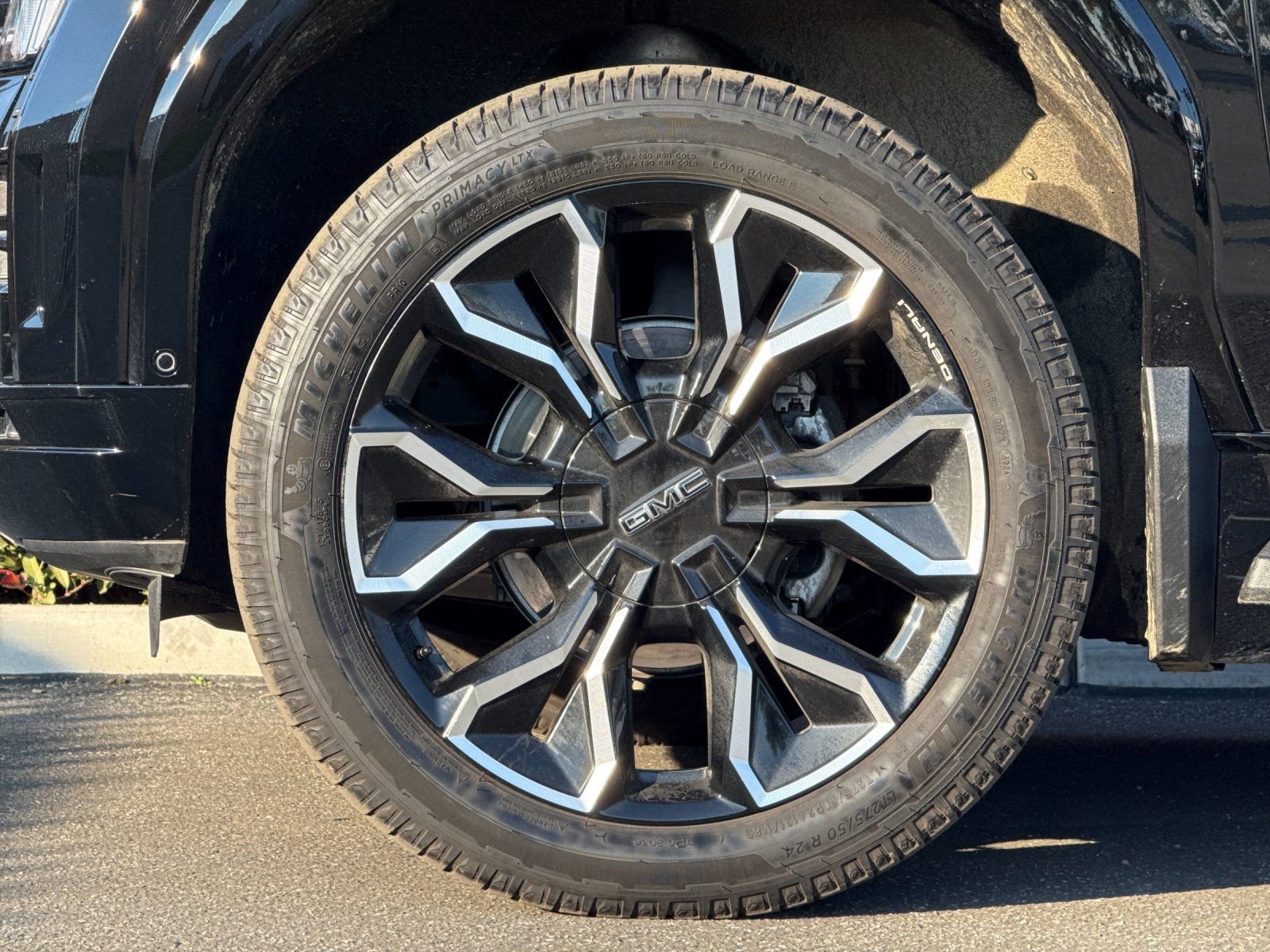 2025 GMC Sierra EV Denali - Photo 23