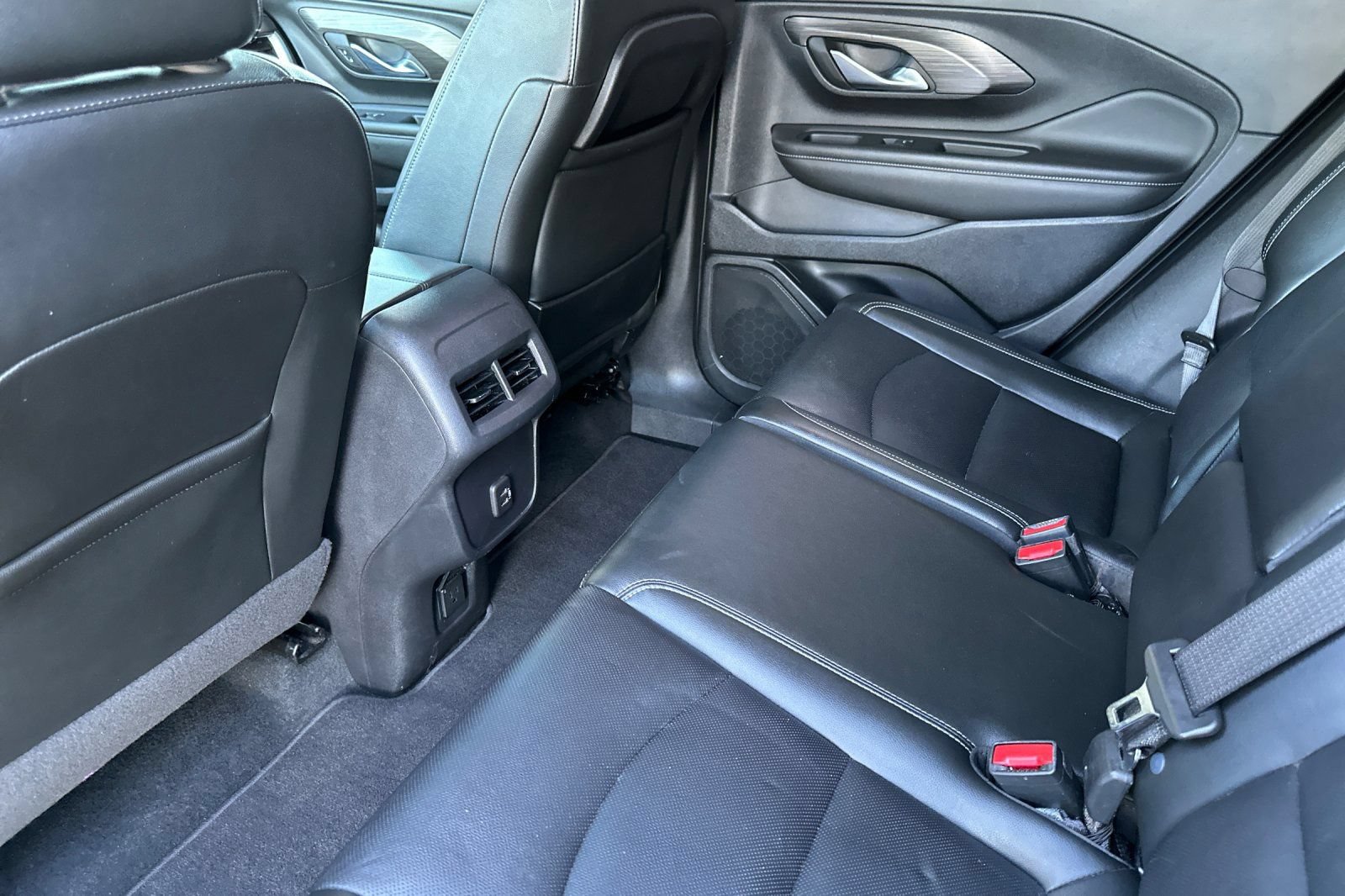 2023 GMC Terrain SLT - Photo 13