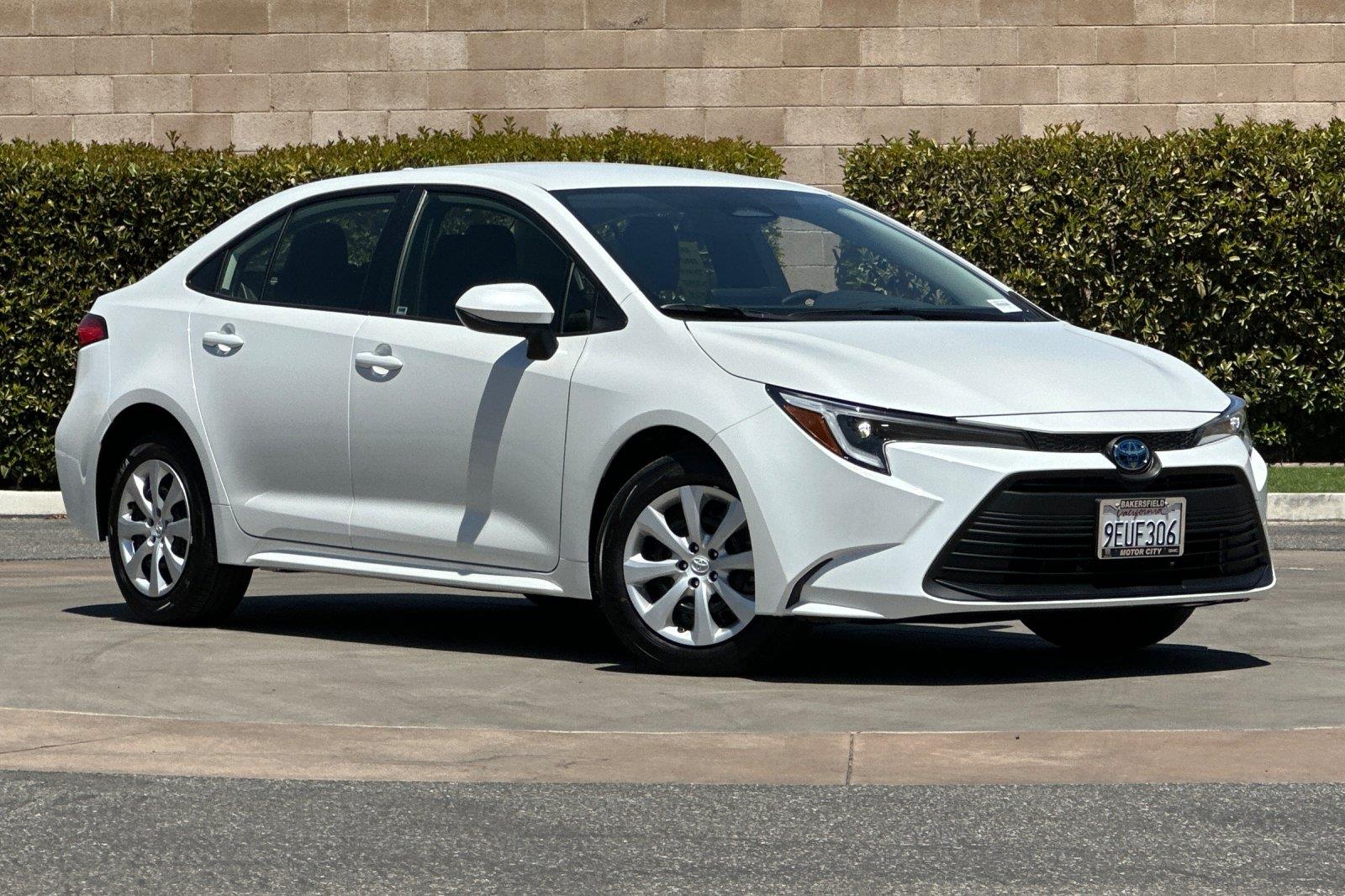 2023 Toyota Corolla Hybrid LE photo 2