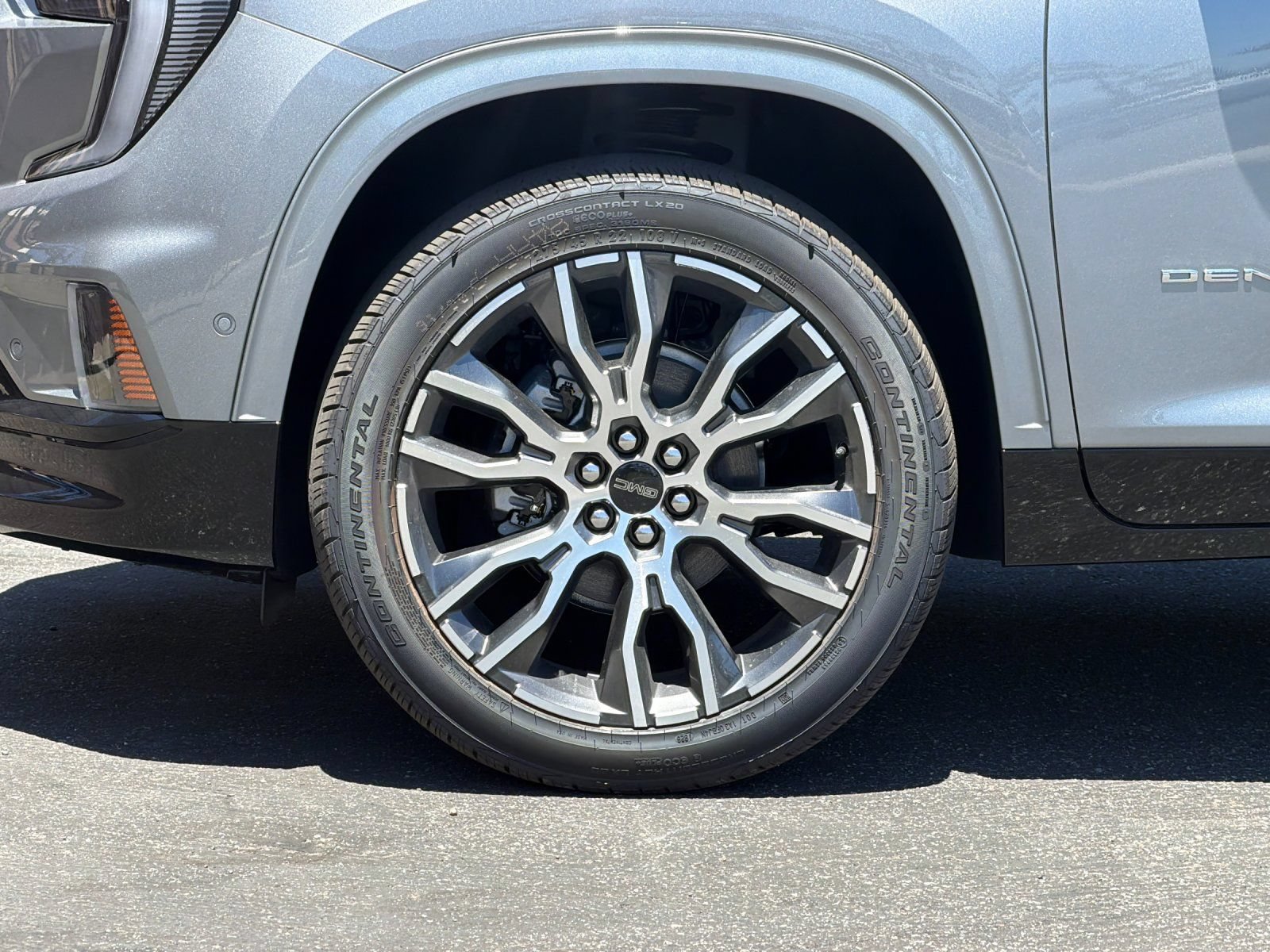 2026 GMC Acadia Denali Ultimate - Photo 24