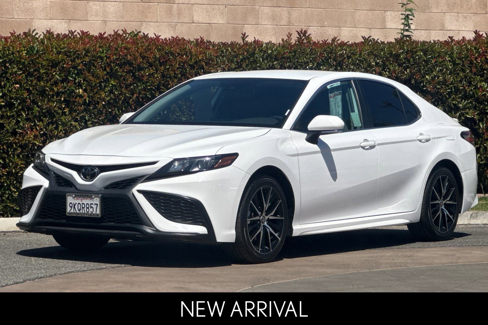 2024 Toyota Camry SE photo 3