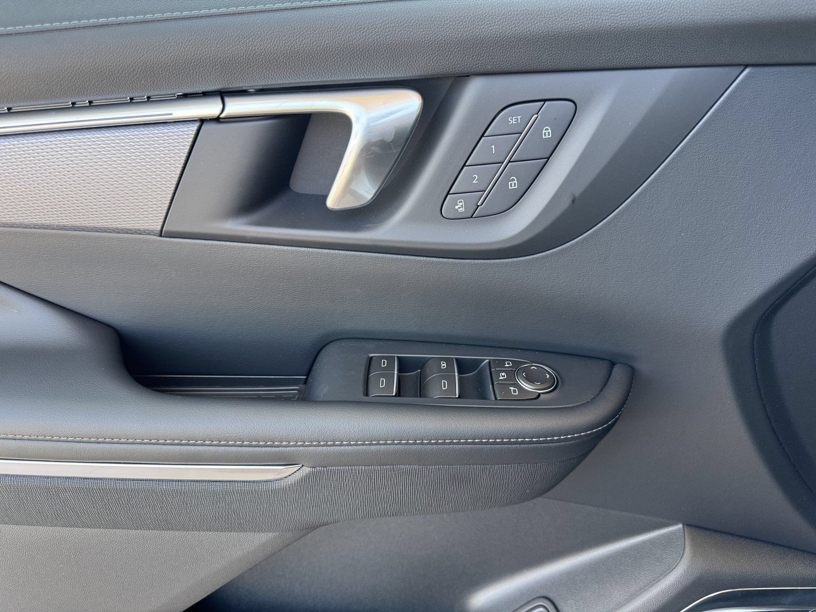 2026 Buick Enclave Sport Touring - Photo 9