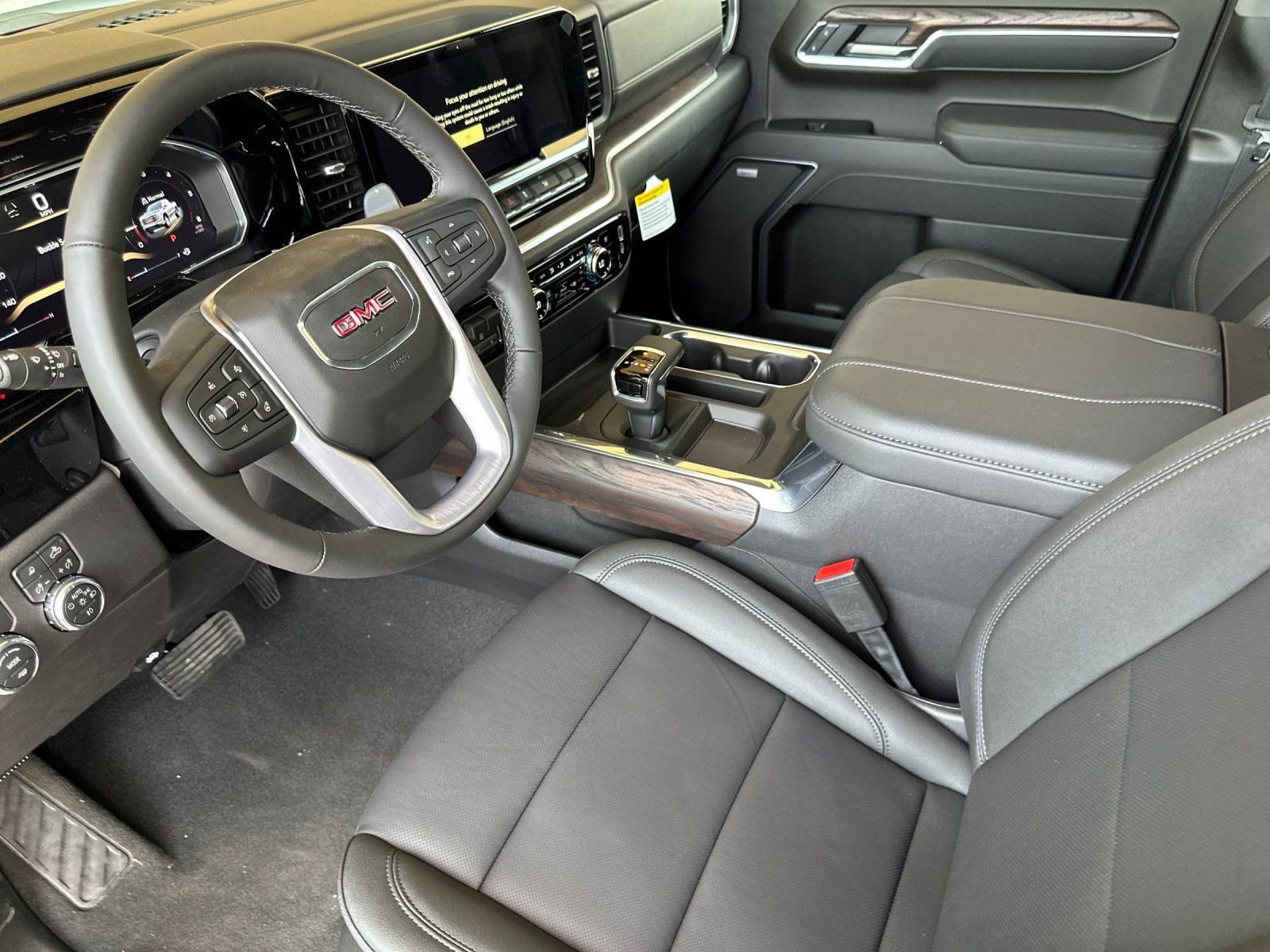2026 GMC Sierra 1500 SLT - Photo 9