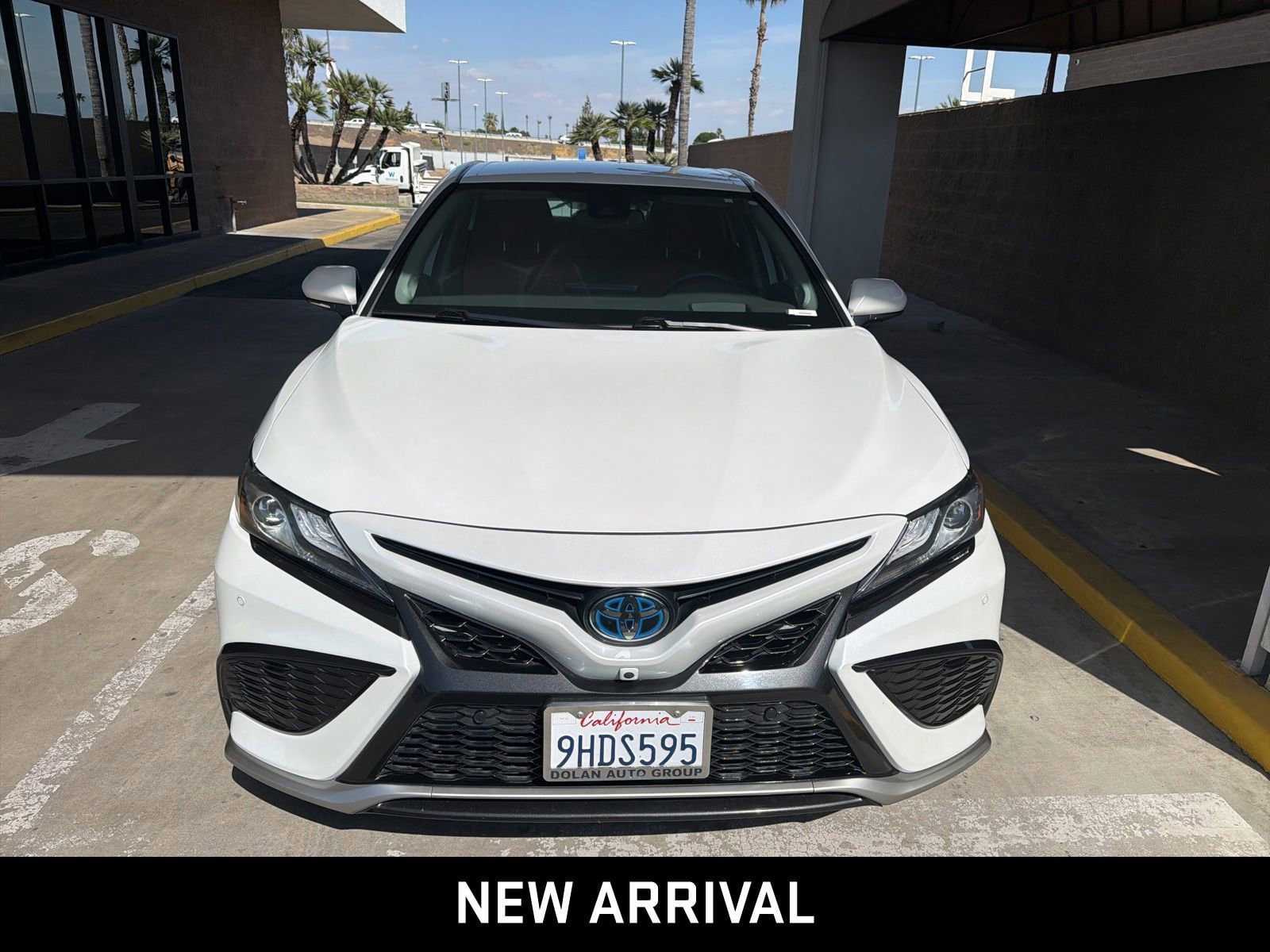 2023 Toyota Camry Hybrid XSE photo 2