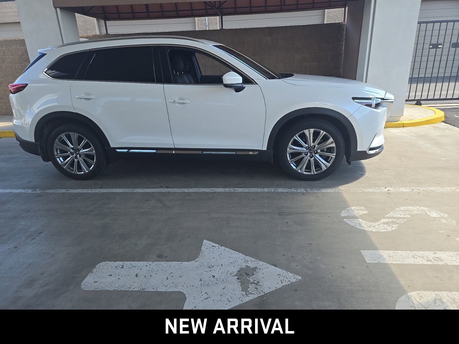 2022 Mazda CX-9 Signature photo 3