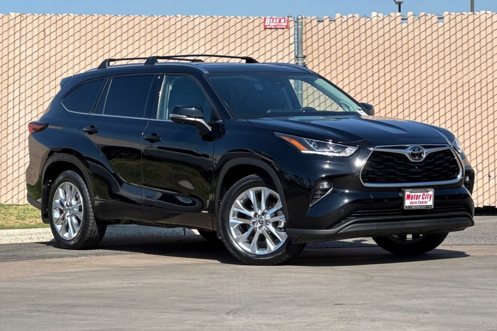 Used 2025 Toyota Highlander Hybrid Limited SUV