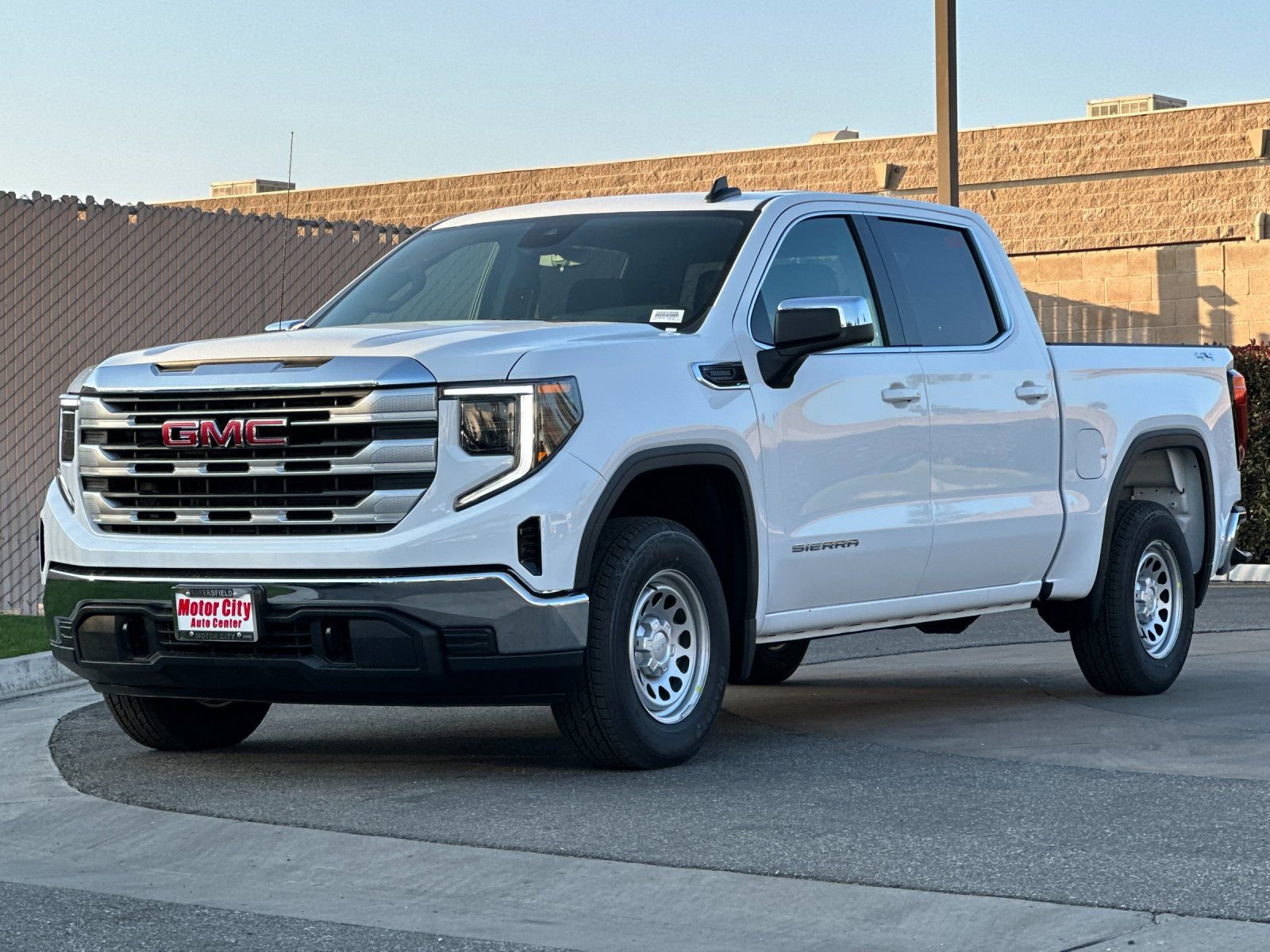 2026 GMC Sierra 1500 SLE photo 6