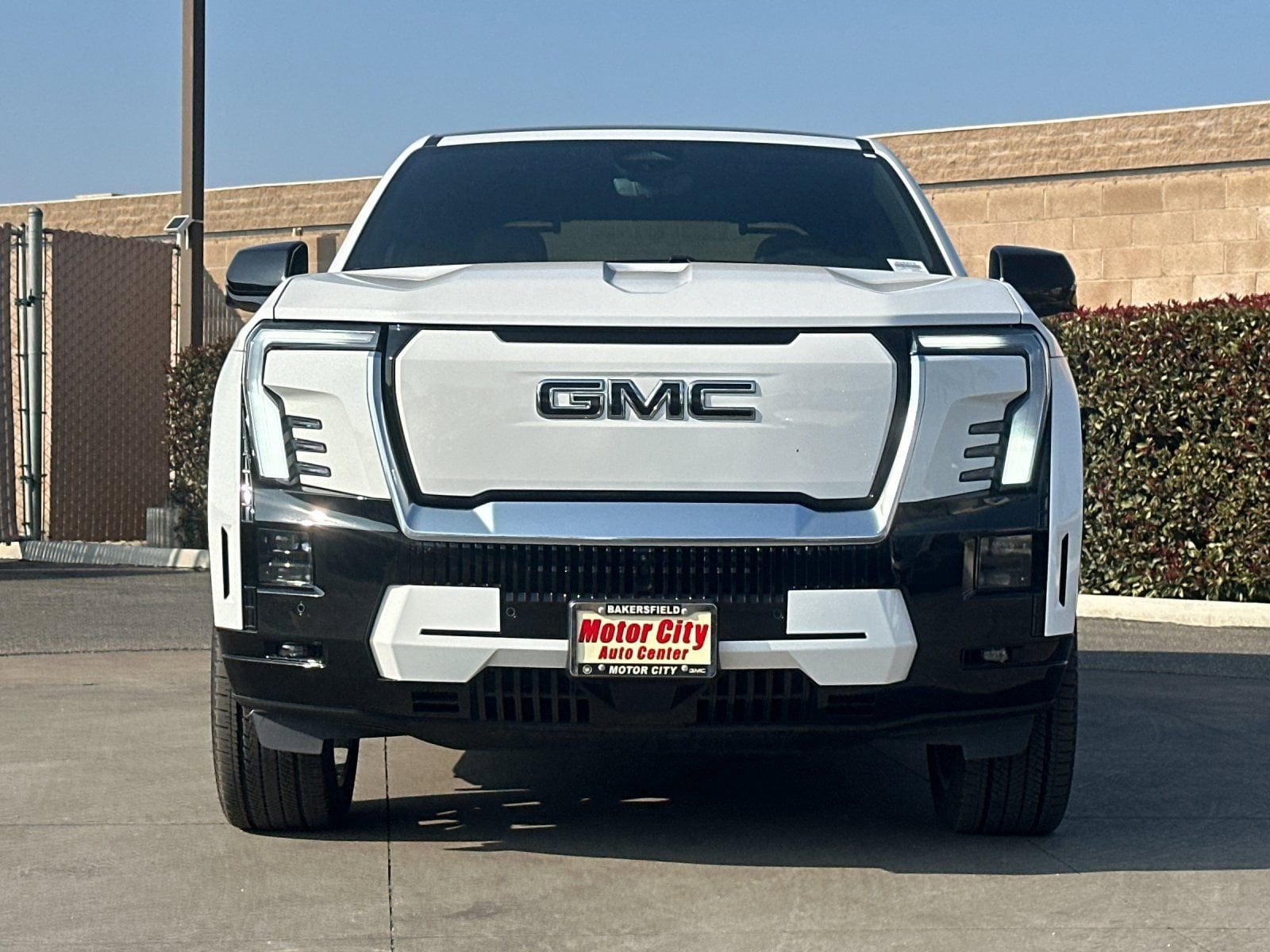 2025 GMC Sierra EV Denali - Photo 8