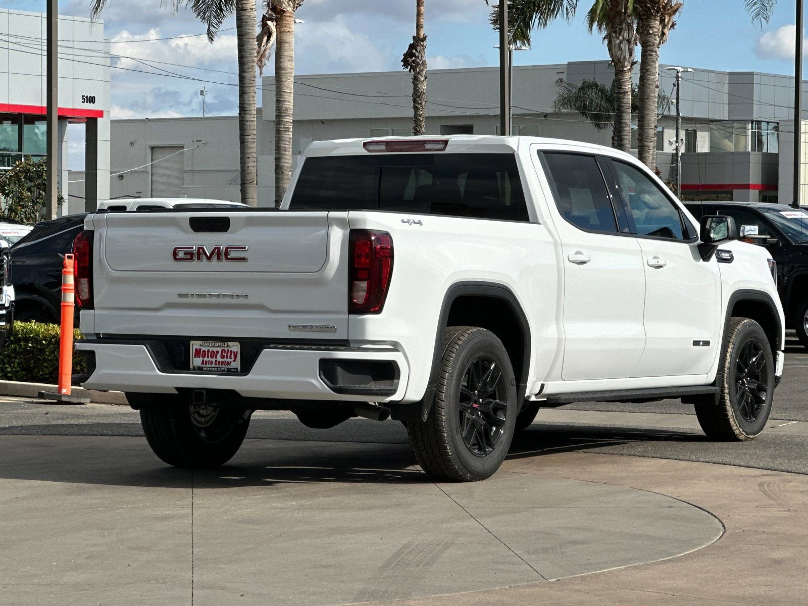 2026 GMC Sierra 1500 Elevation photo 2