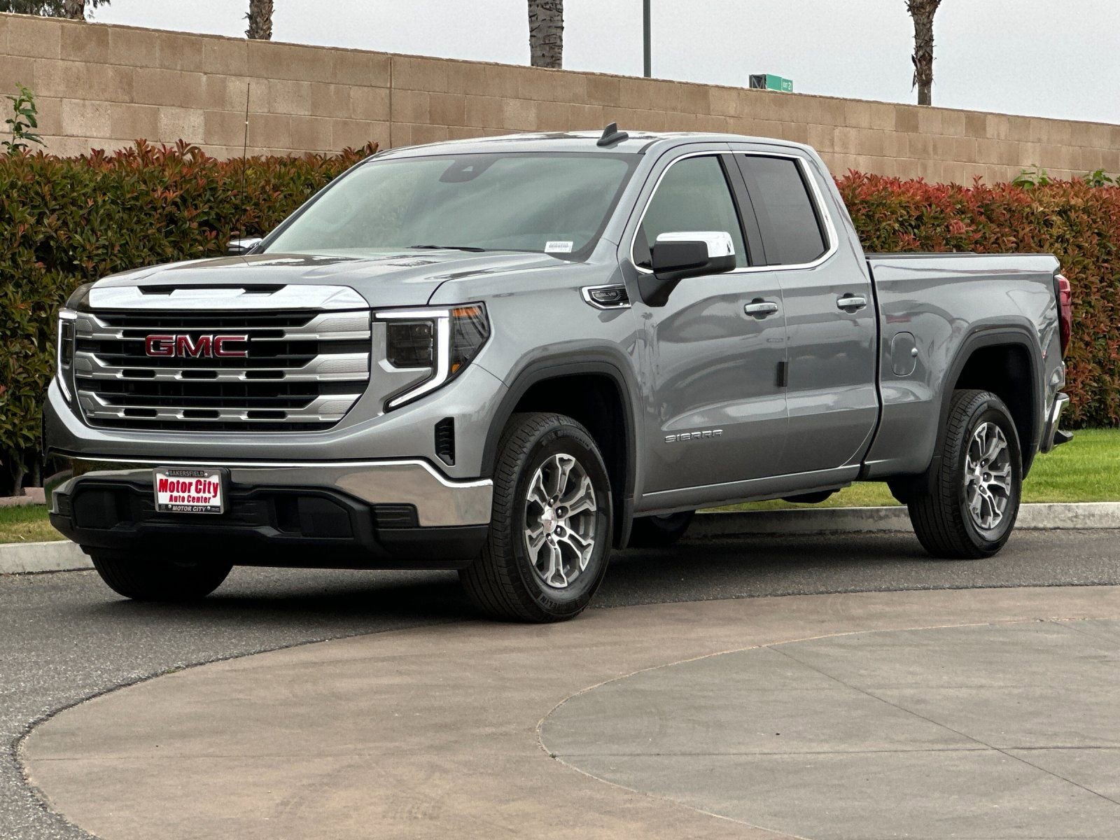 2026 GMC Sierra 1500 SLE photo 6