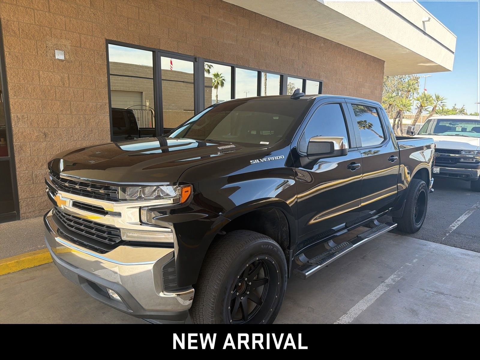2020 Chevrolet Silverado 1500 LT photo 1