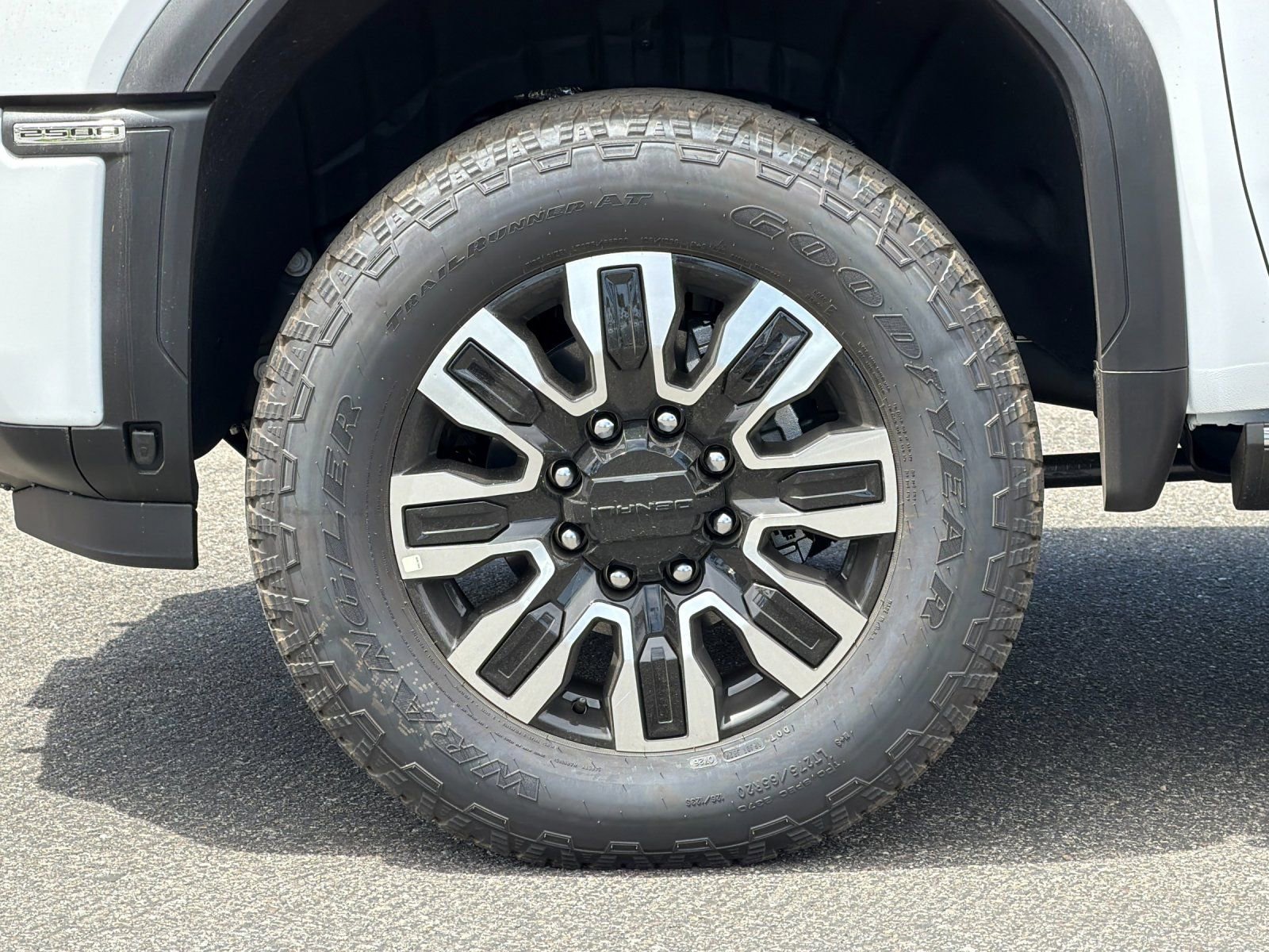 2026 GMC Sierra 2500HD Denali Ultimate - Photo 23