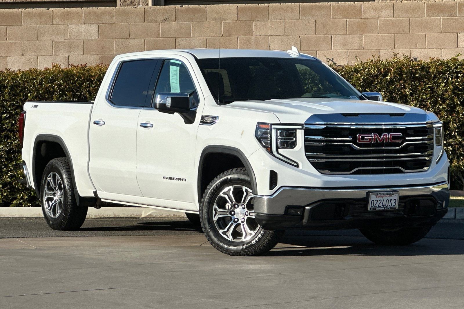 2022 Gmc Sierra 1500 SLT photo 2