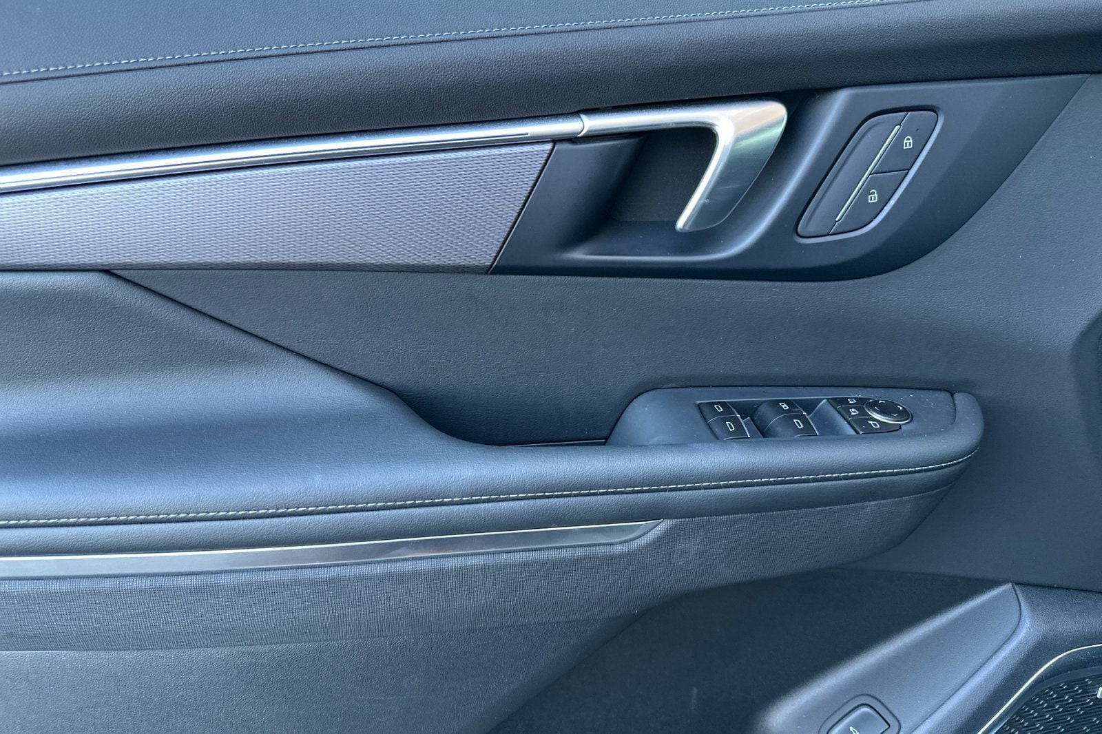 2026 Buick Enclave Sport Touring - Photo 11