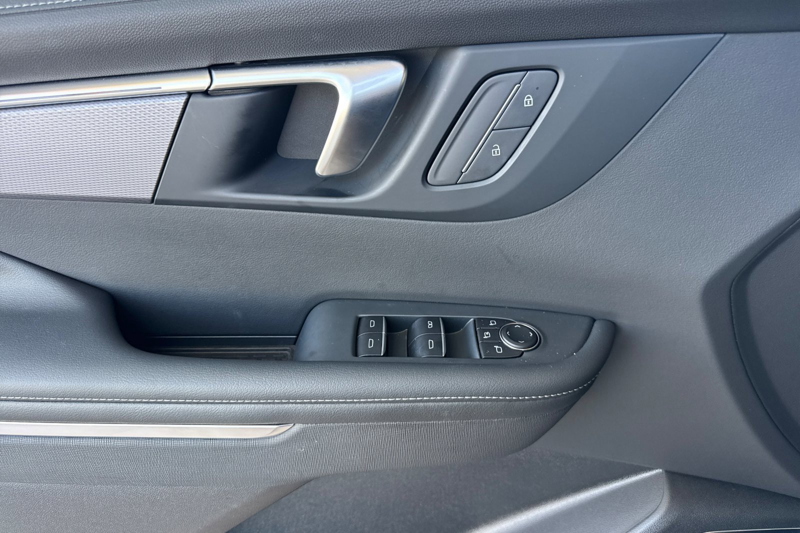 2026 Buick Enclave Sport Touring - Photo 11