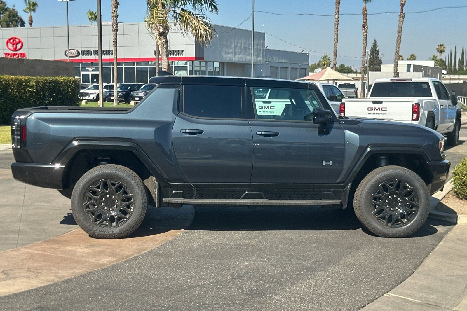 2025 Gmc Hummer EV Pickup photo 3