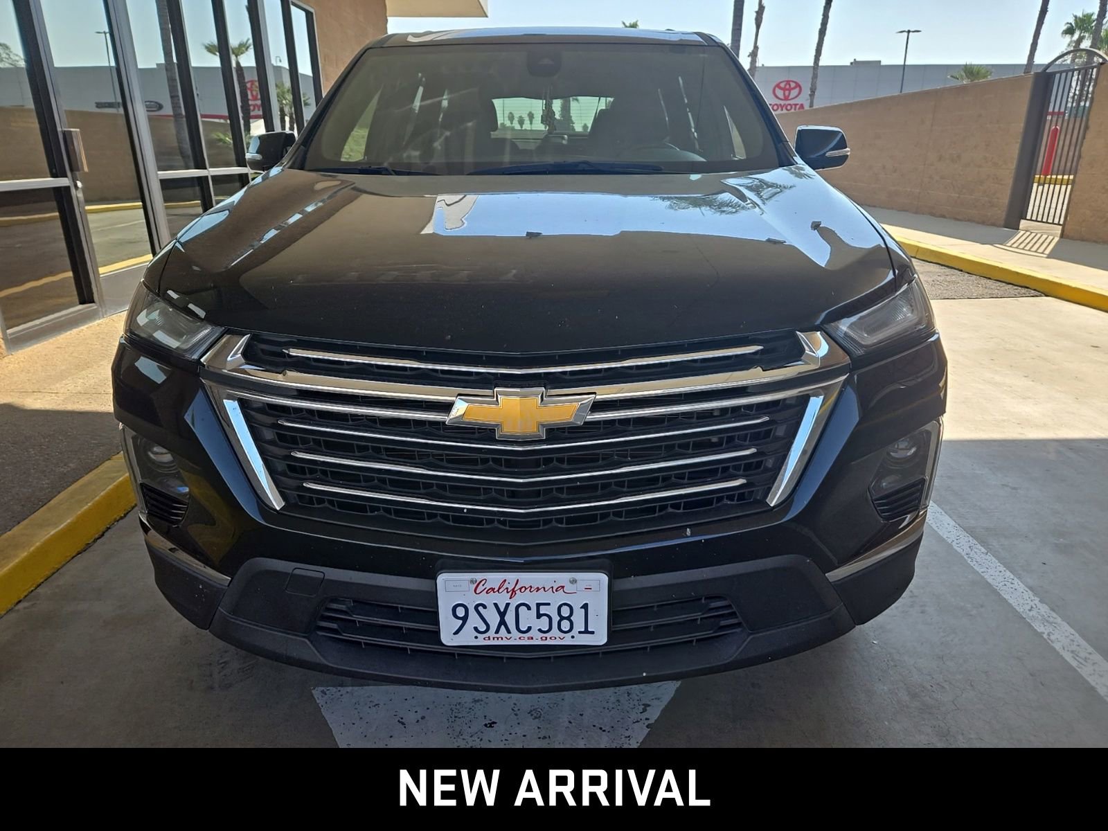 2023 Chevrolet Traverse Cloth photo 2