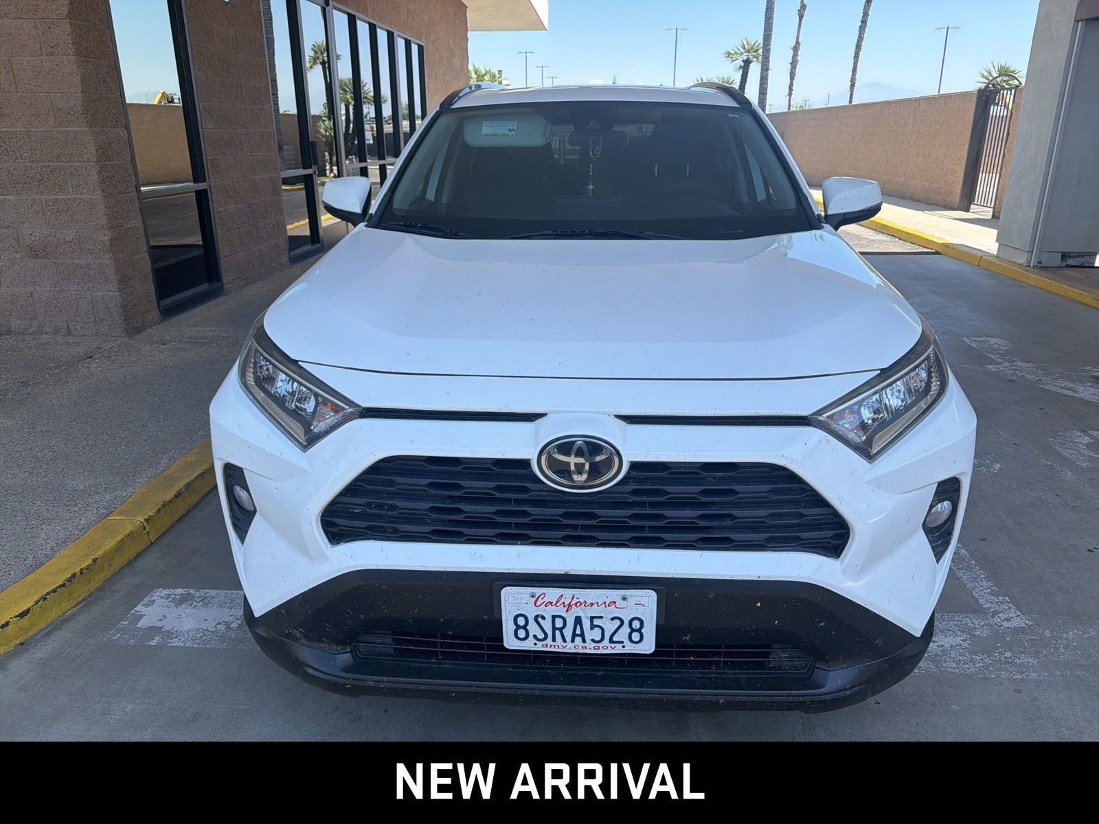 2021 Toyota RAV4 XLE photo 2