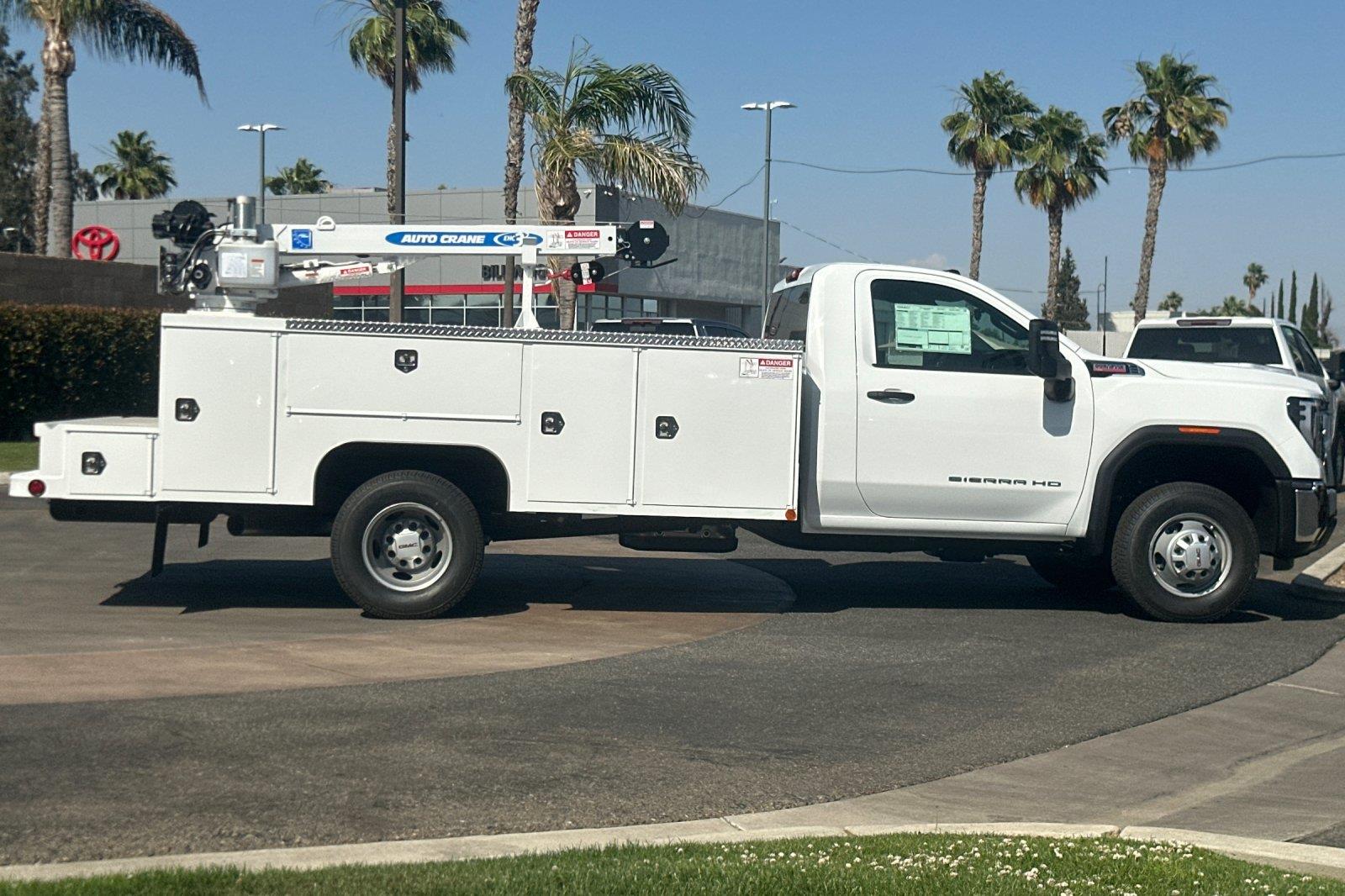 2025 Gmc Sierra 3500 HD Pro photo 3