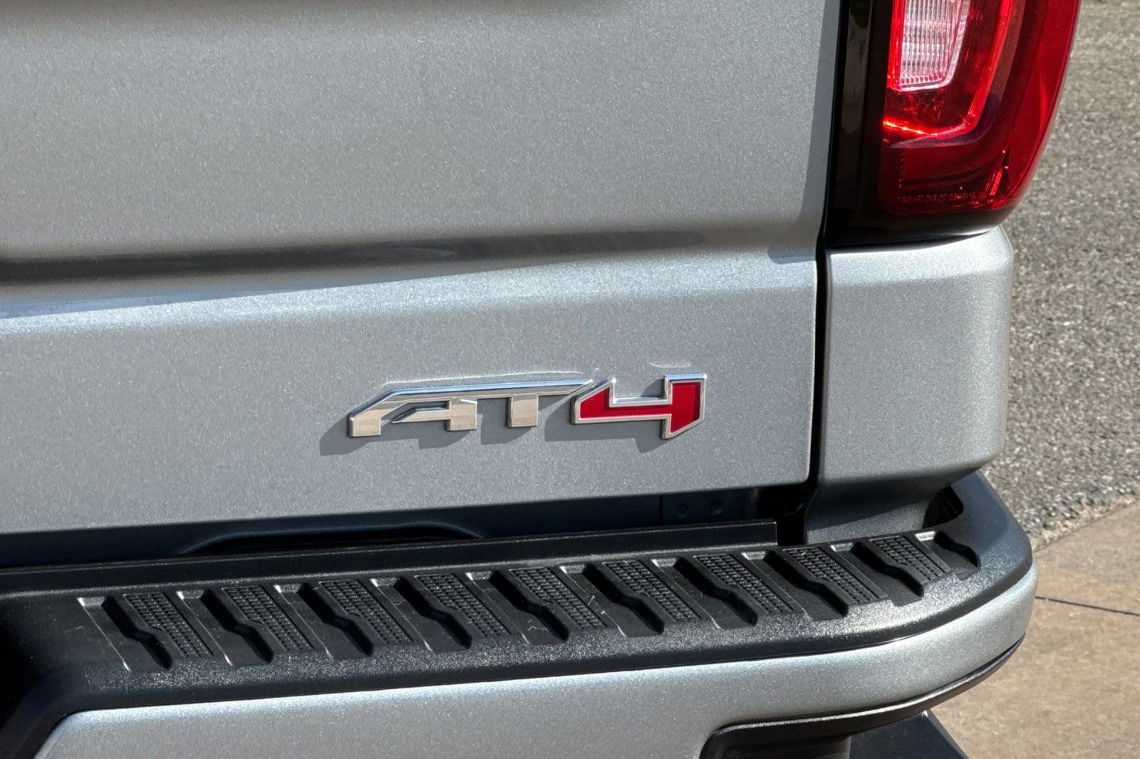 2025 GMC Sierra 1500 AT4 - Photo 27